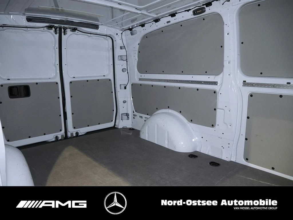 Mercedes-Benz-Vito-image-10