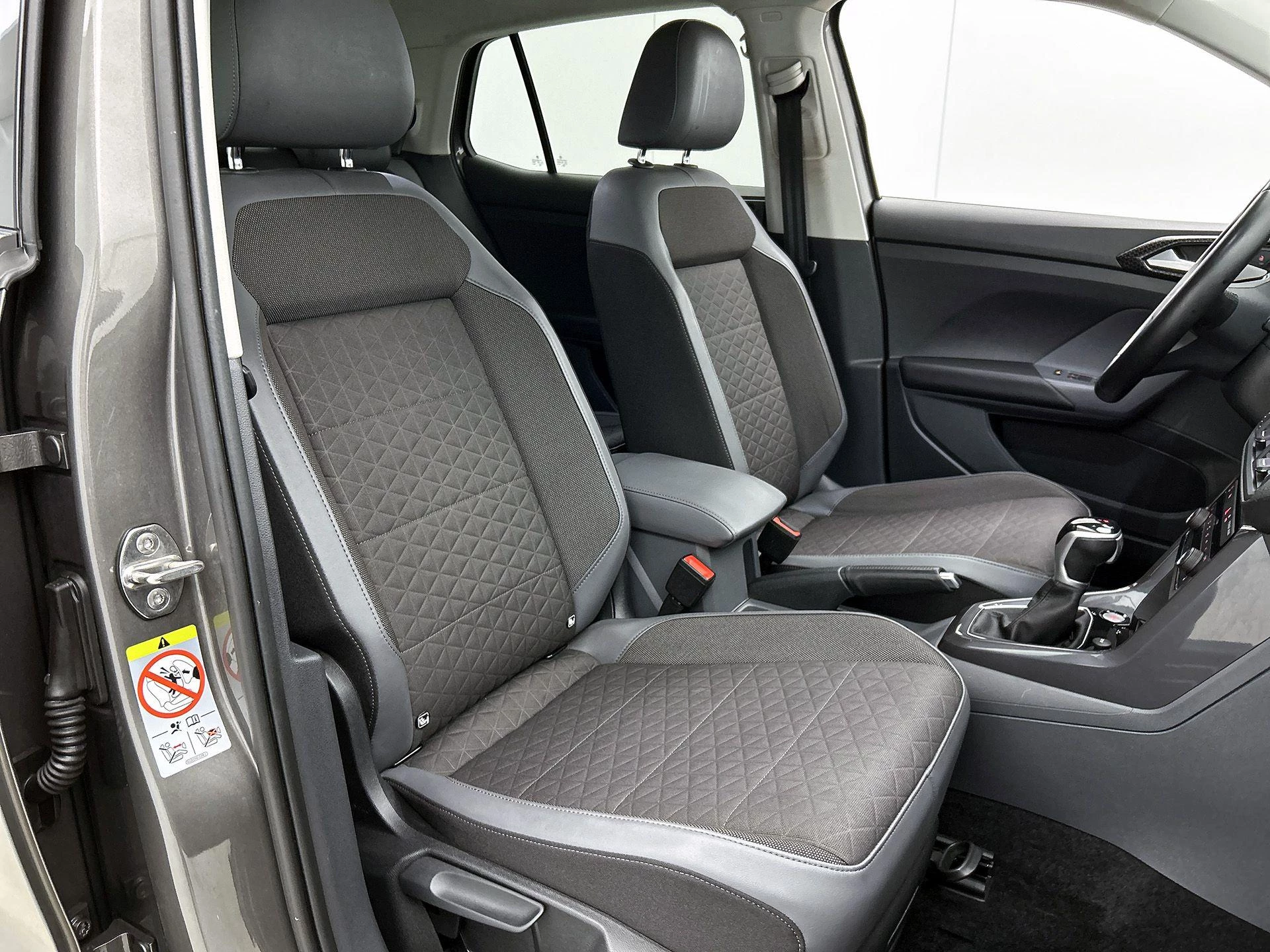 Volkswagen-T-Cross-image-38