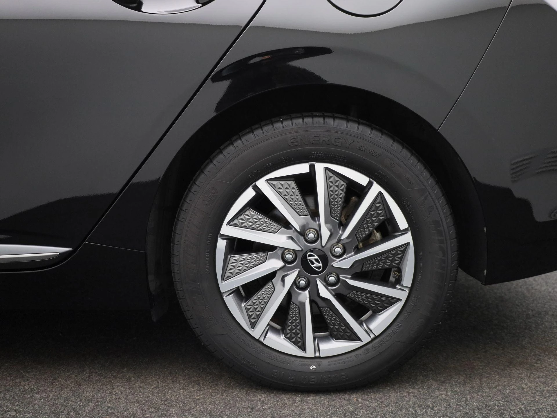 Hyundai-IONIQ-image-12