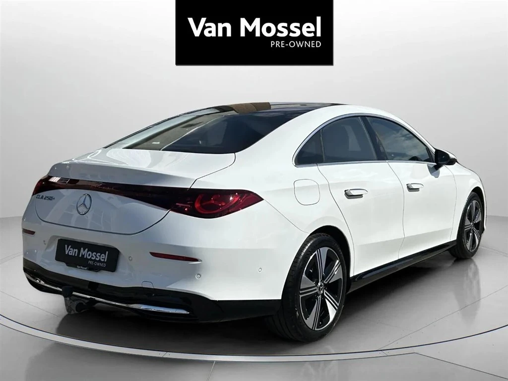 Mercedes-Benz-CLA-image-4