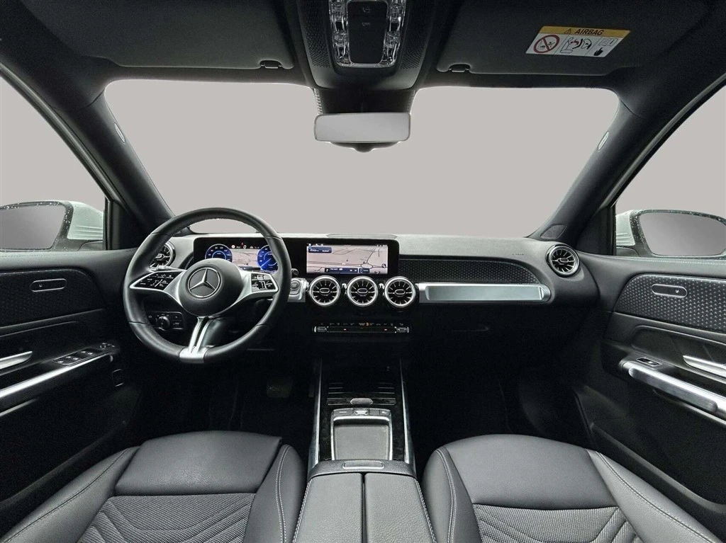 Mercedes-Benz-EQB-image-12