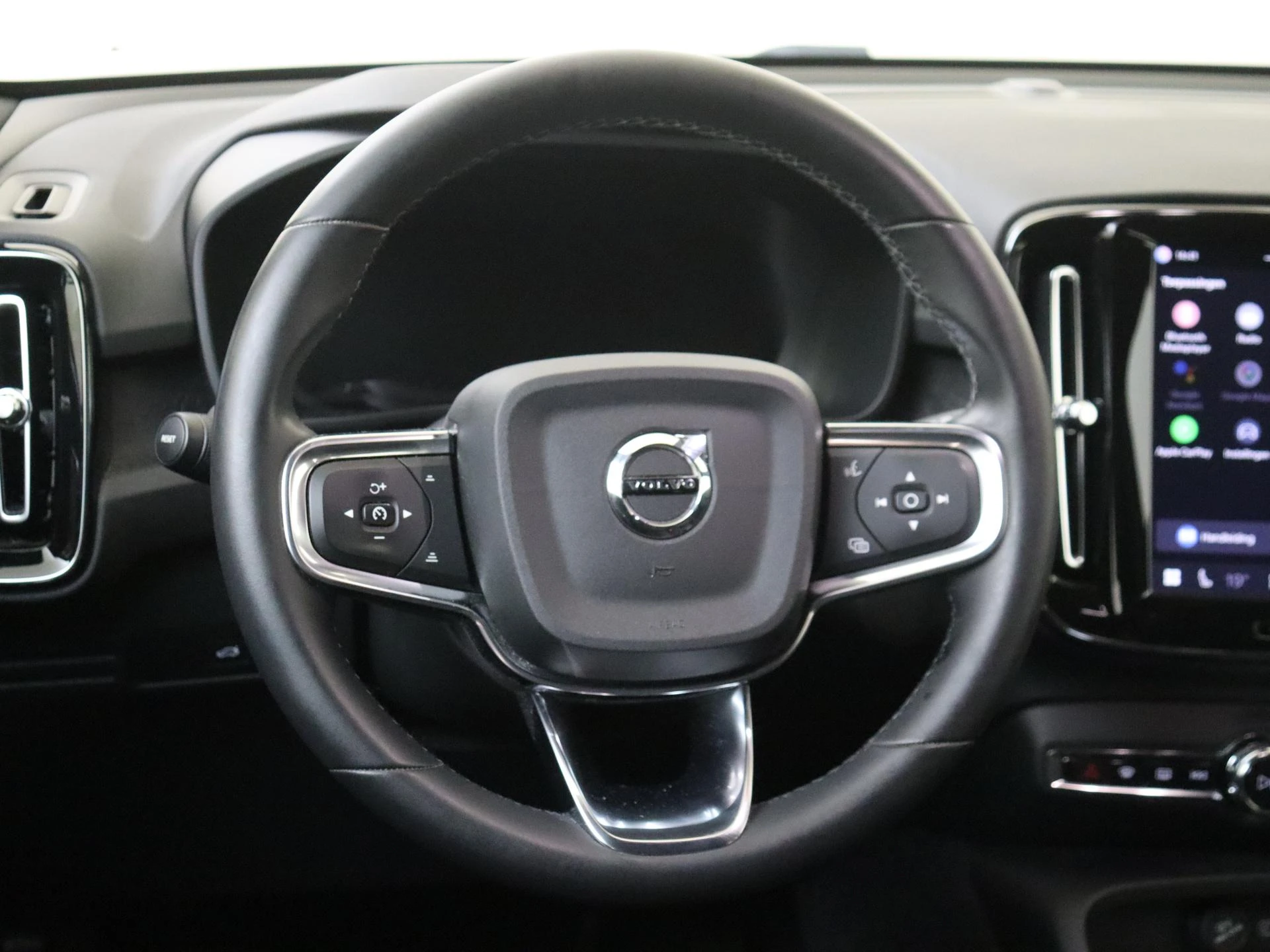 Volvo-XC40-image-9
