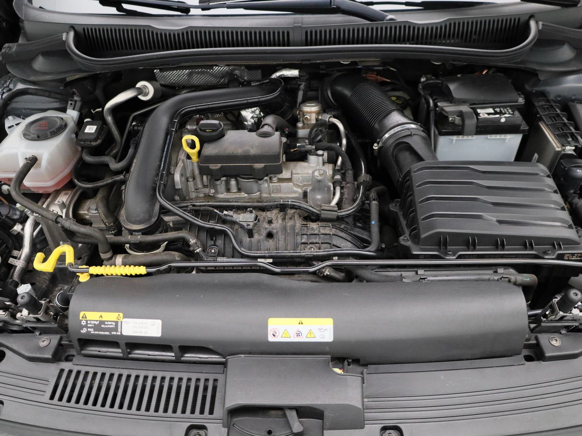 Volkswagen-Polo-image-27