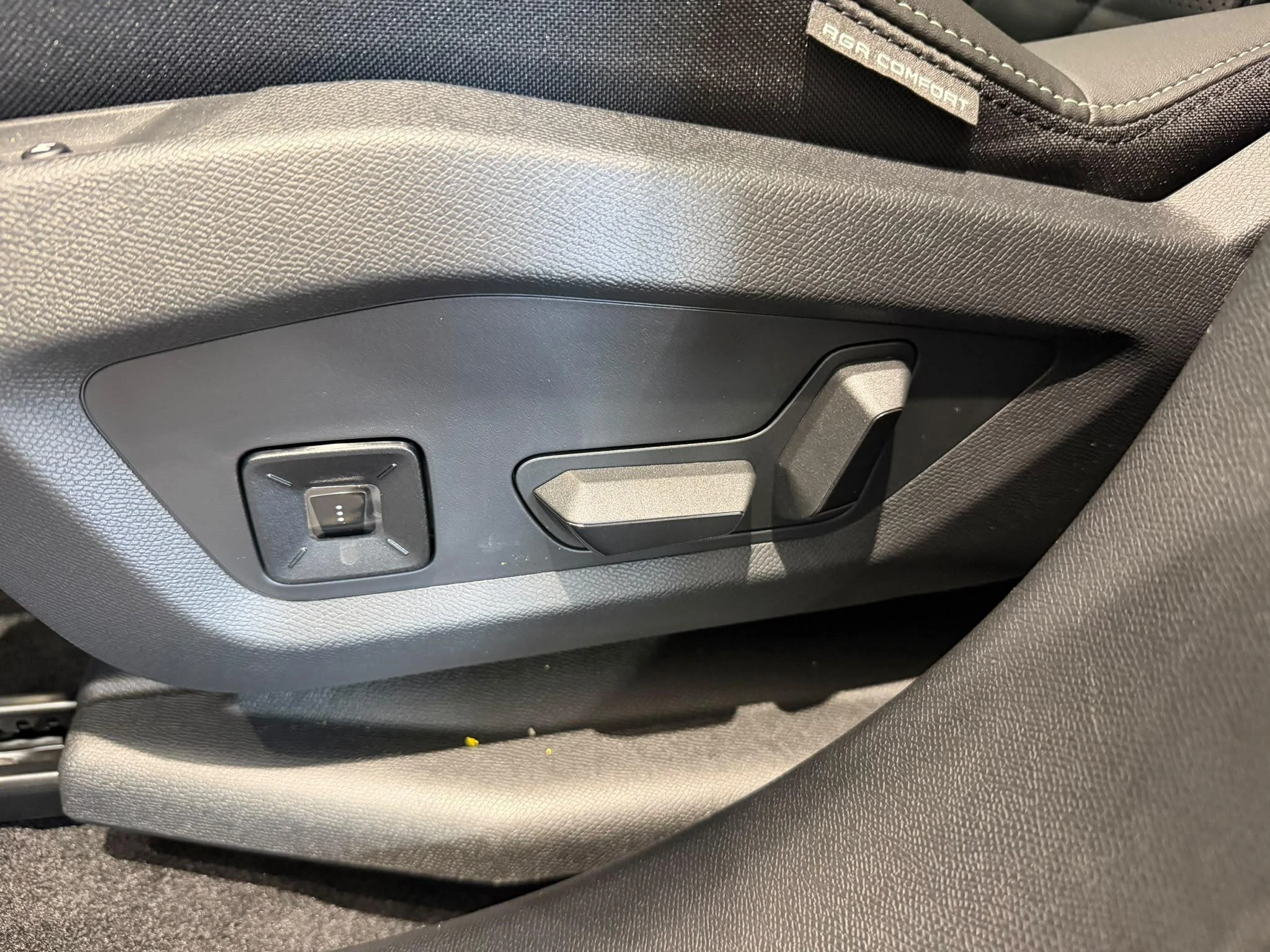 Peugeot-e-5008-image-17