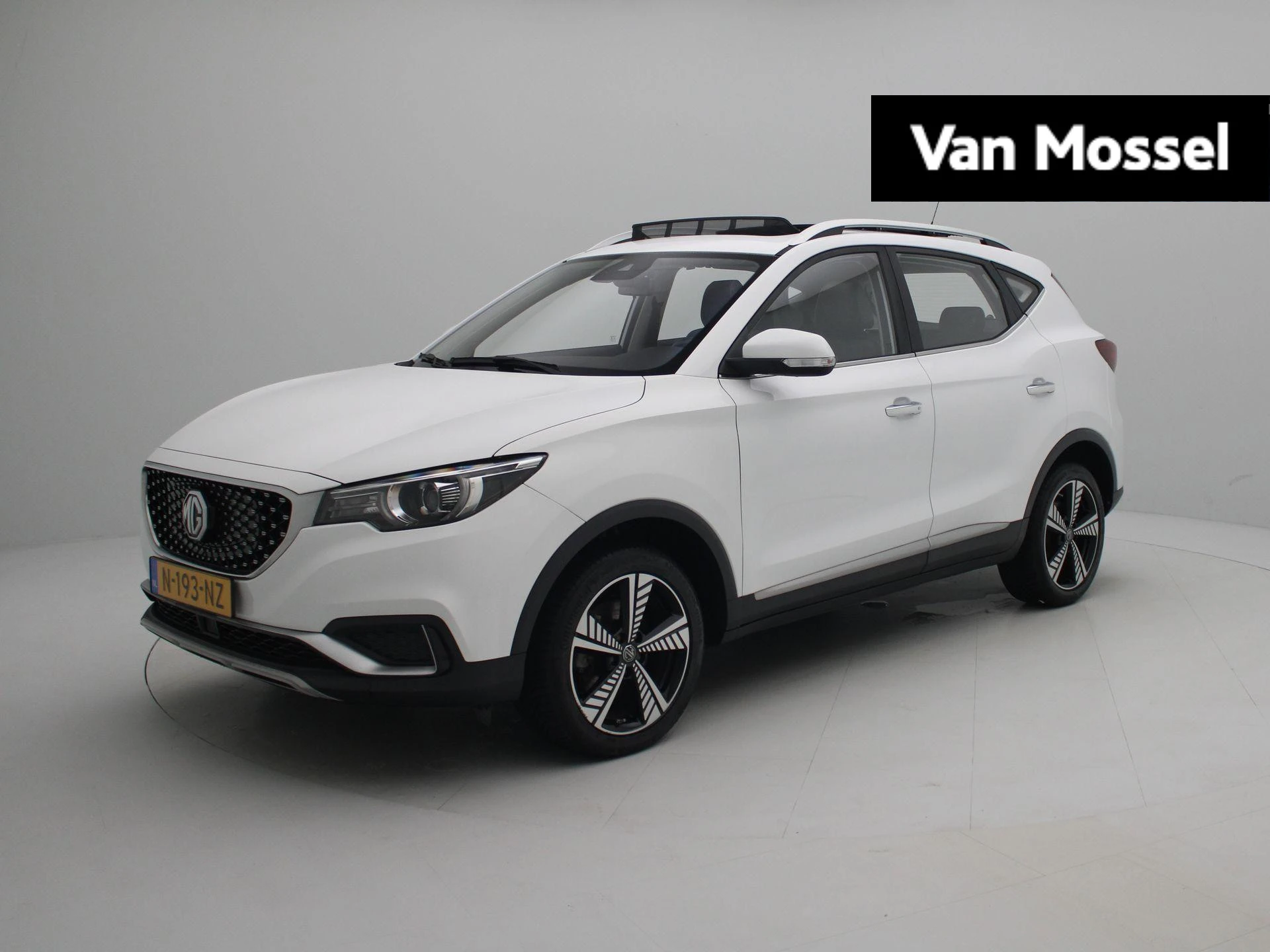 MG-ZS EV-image-0