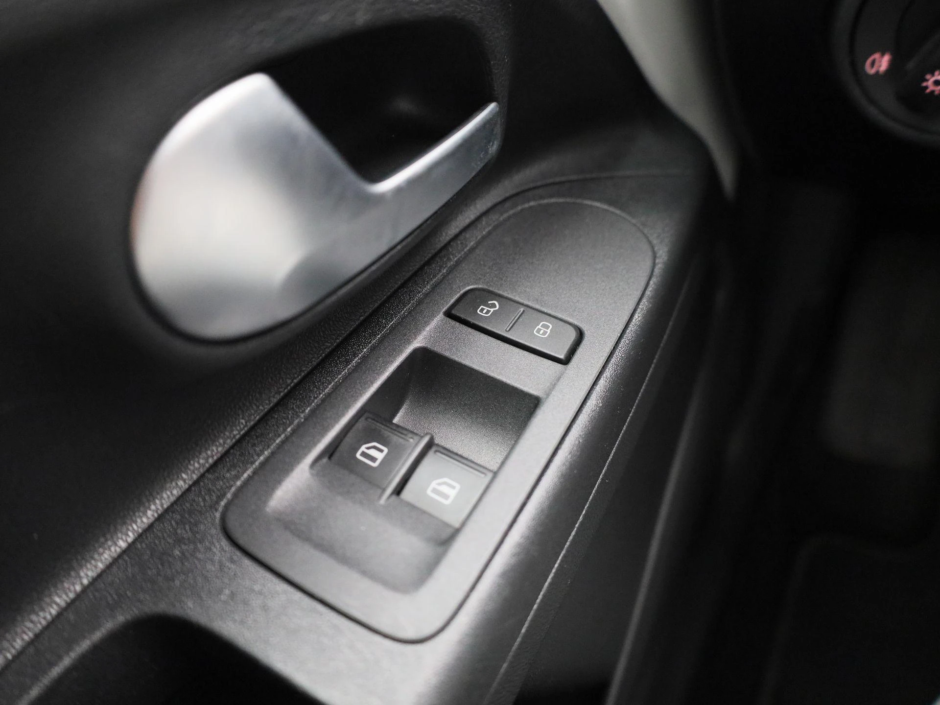 Volkswagen-up!-image-17