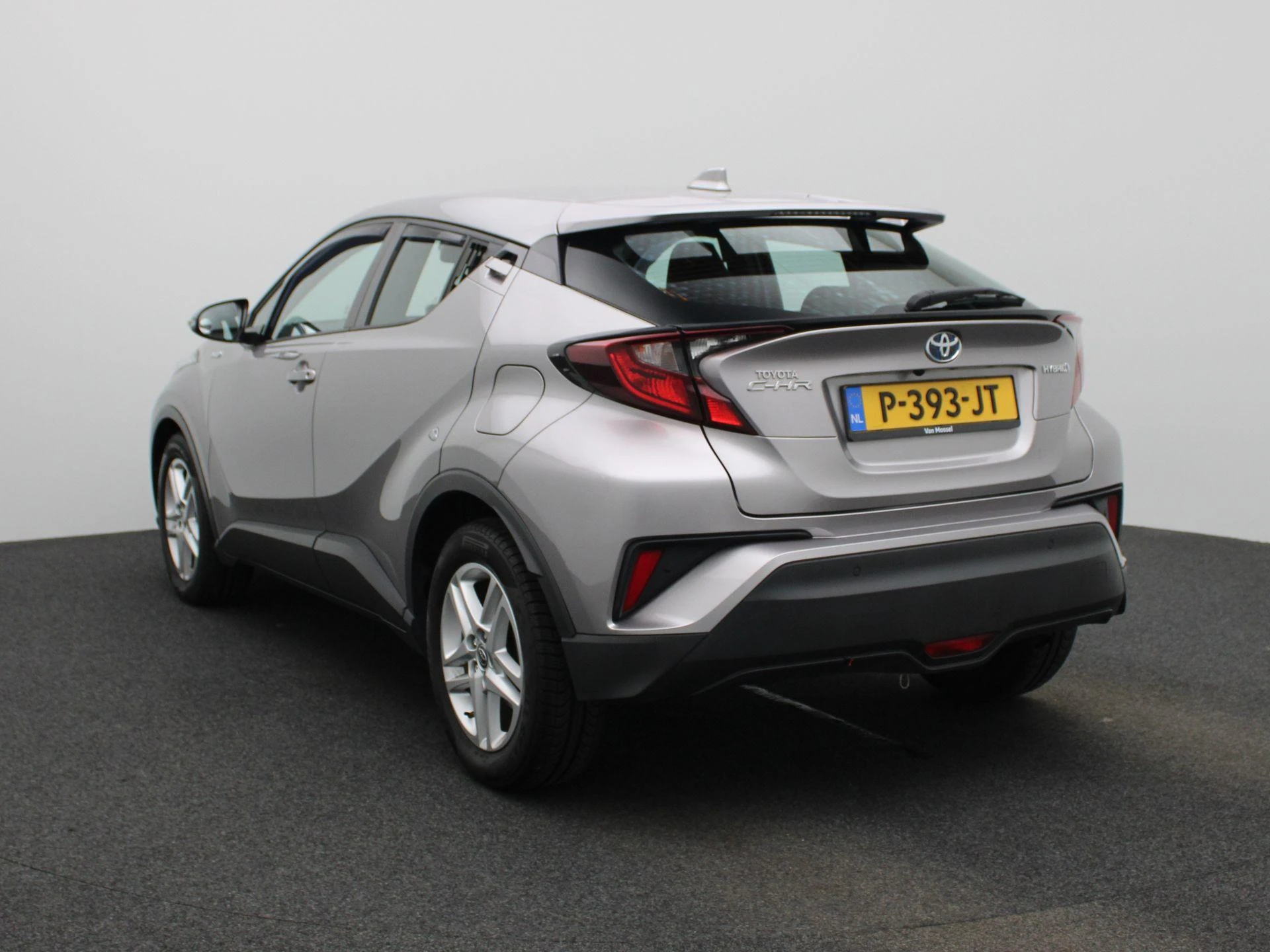 Toyota-C-HR-image-1