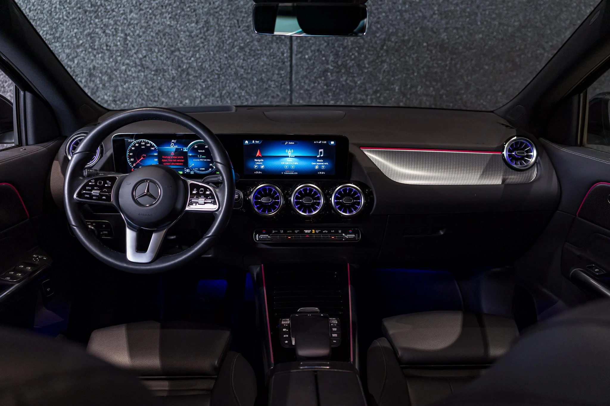 Mercedes-Benz-EQA-image-16