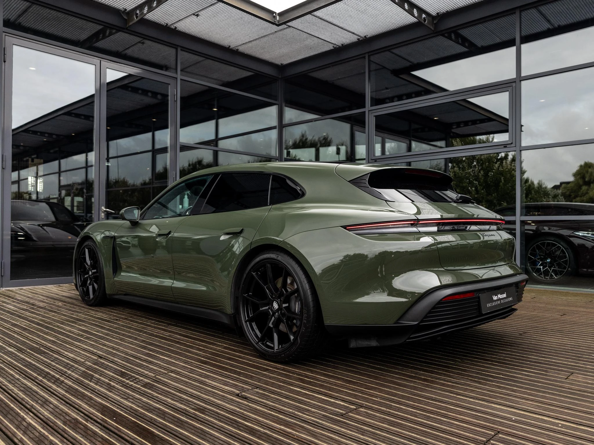 Porsche-Taycan-image-7