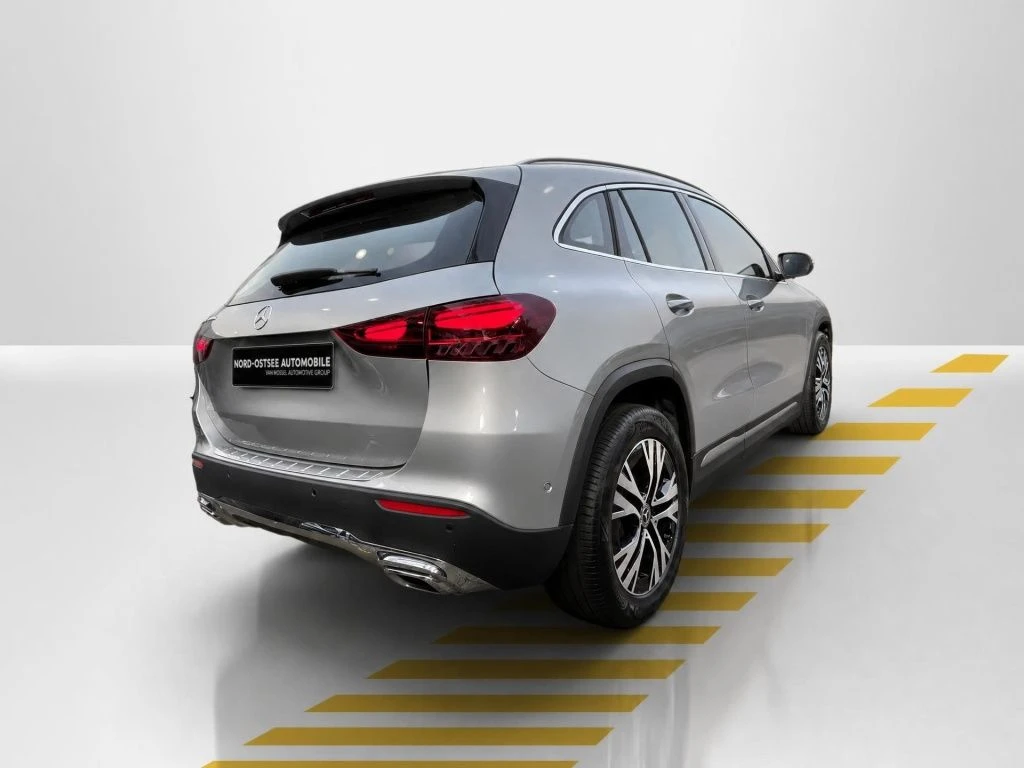 Mercedes-Benz-GLA 200 d-image-14
