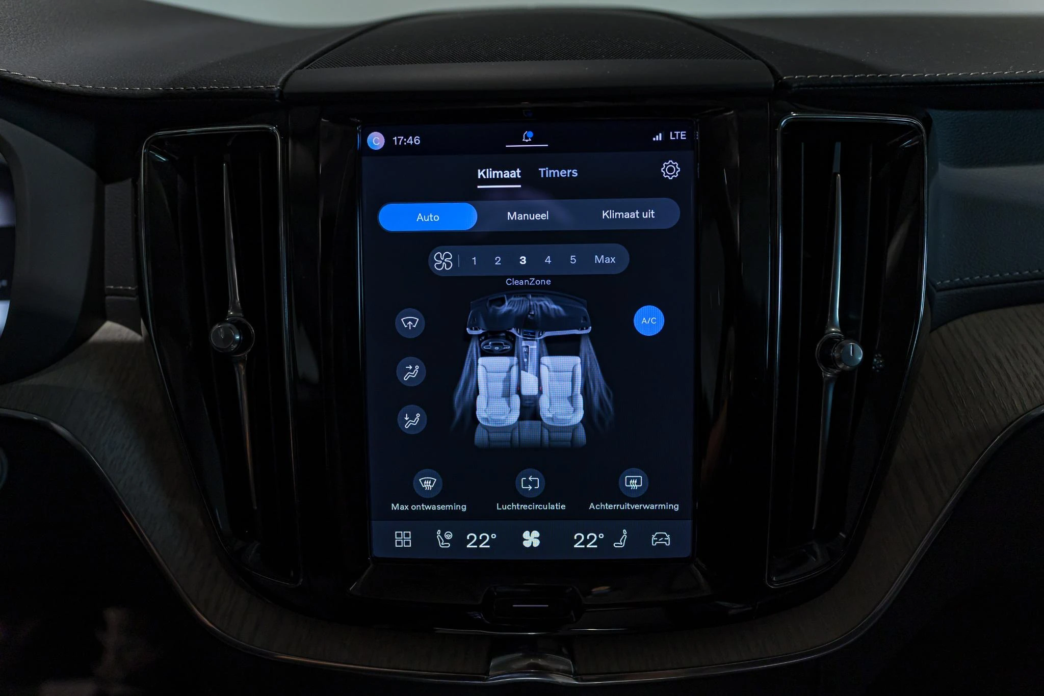 Volvo-XC60-image-35