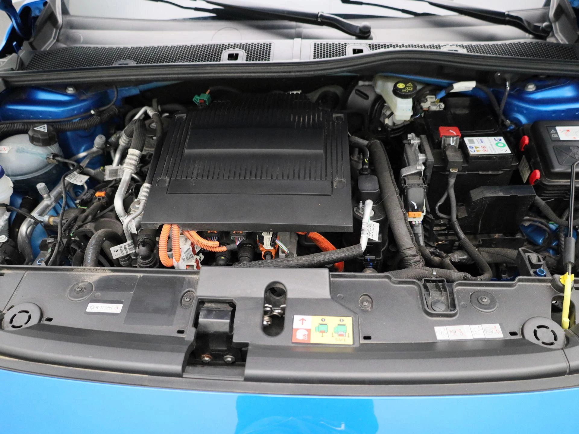 Peugeot-e-208-image-33