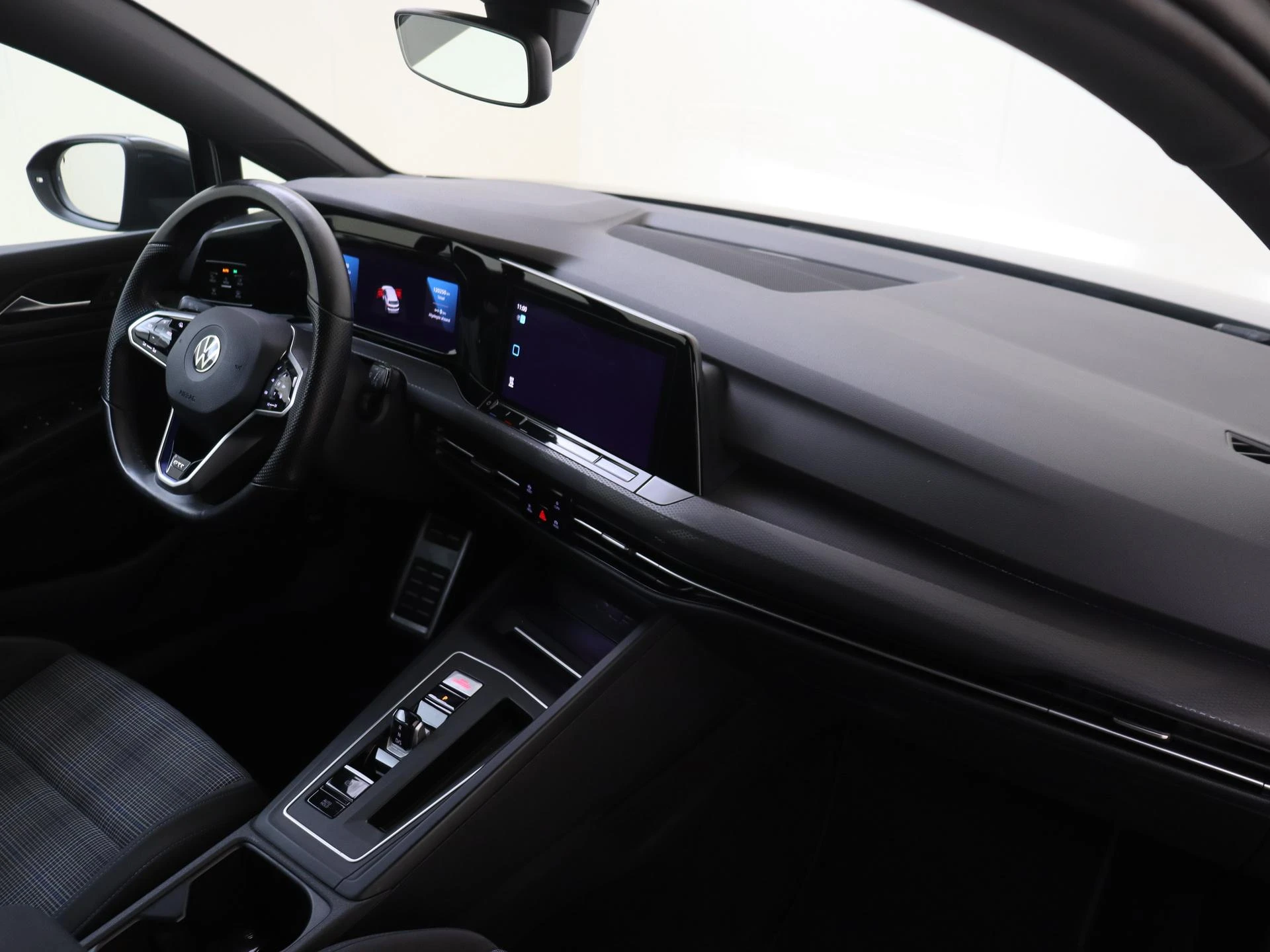 Volkswagen-Golf-image-5