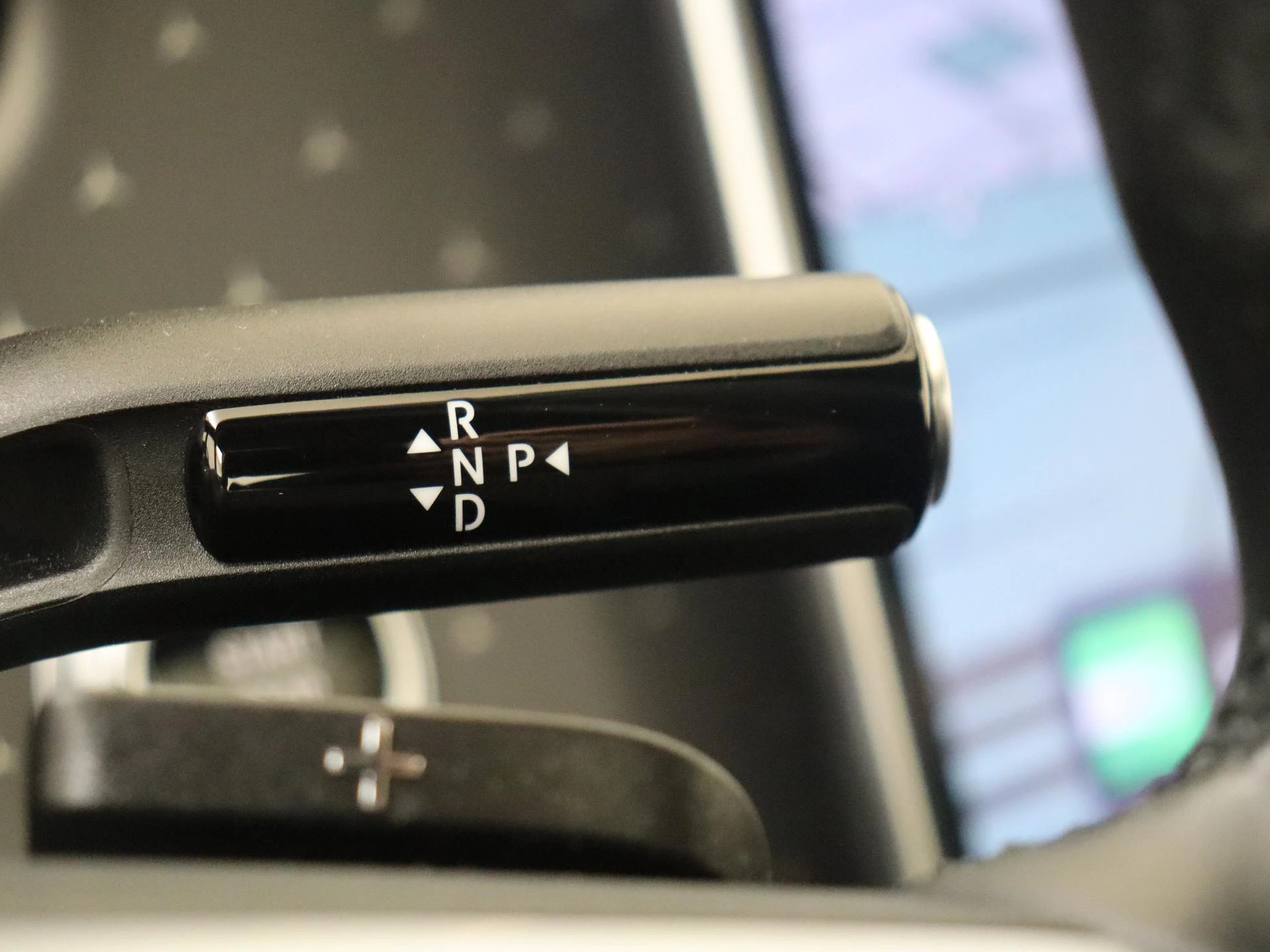 Mercedes-Benz-EQE-image-16