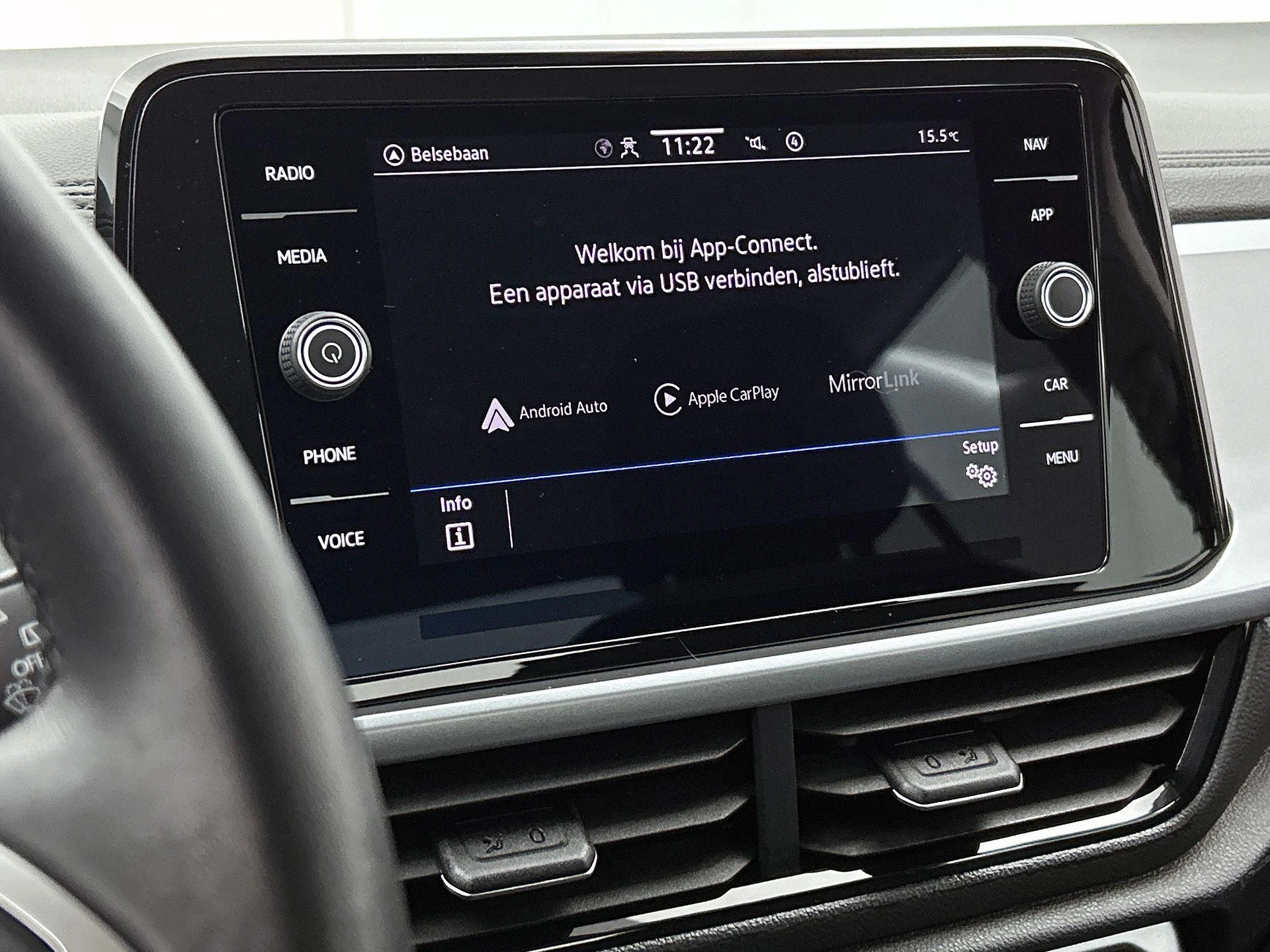 Volkswagen-T-Roc-image-17
