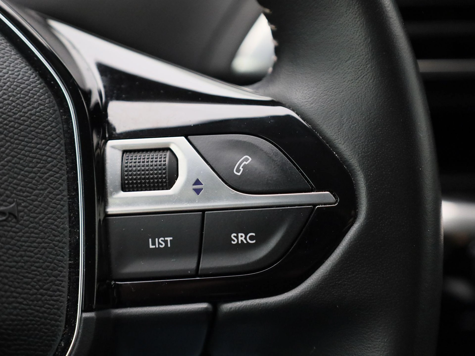 Peugeot-3008-image-24