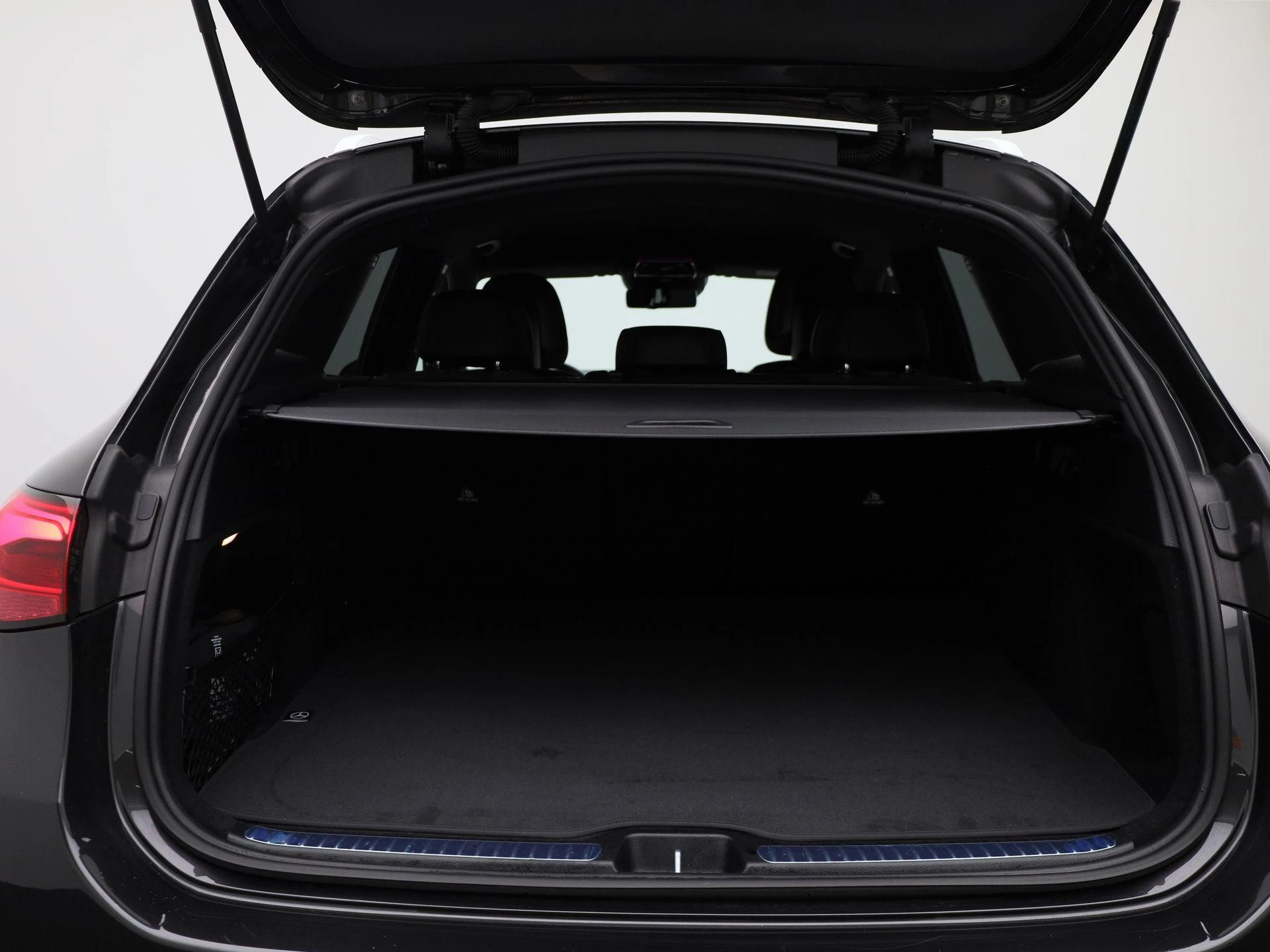 Mercedes-Benz-GLC-image-12