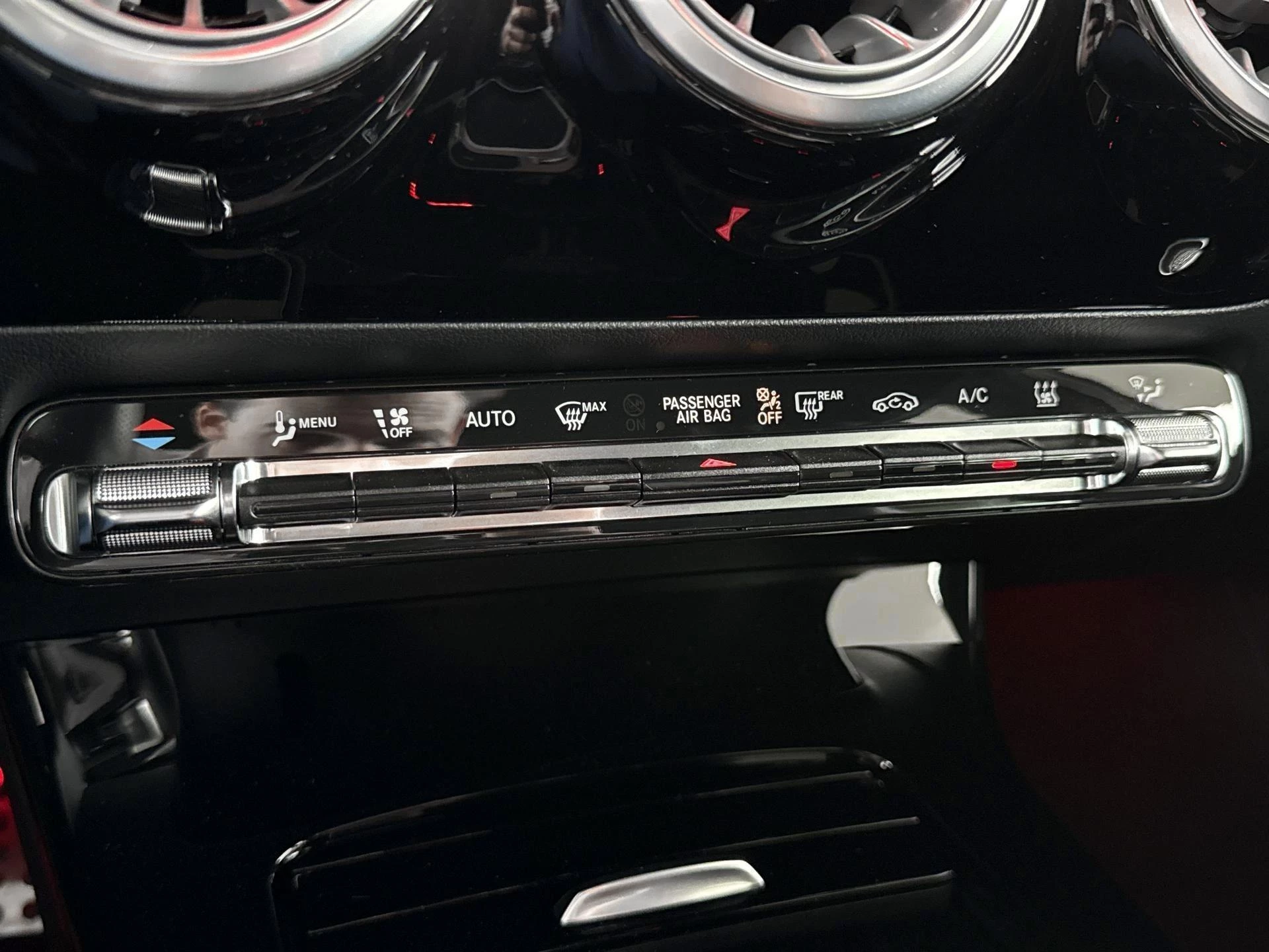 Mercedes-Benz Classe A 250 e AMG Line - TREKHAAK - MULTIBEAM LED - CARPLAY - 360° CAMERA