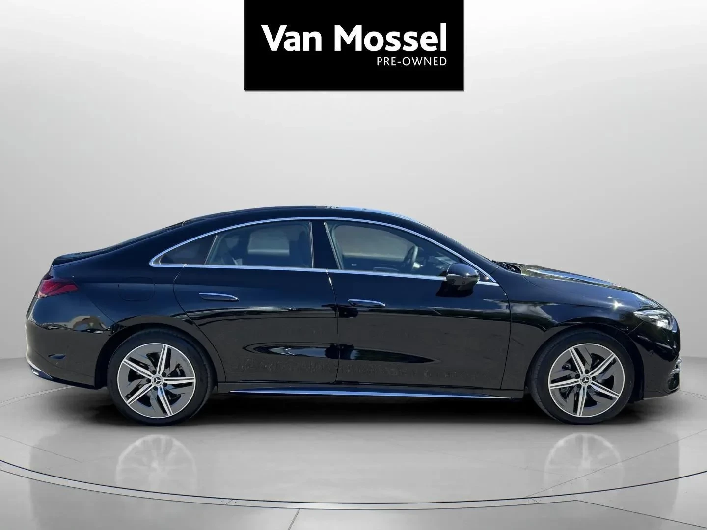 Mercedes-Benz-CLA-image-3