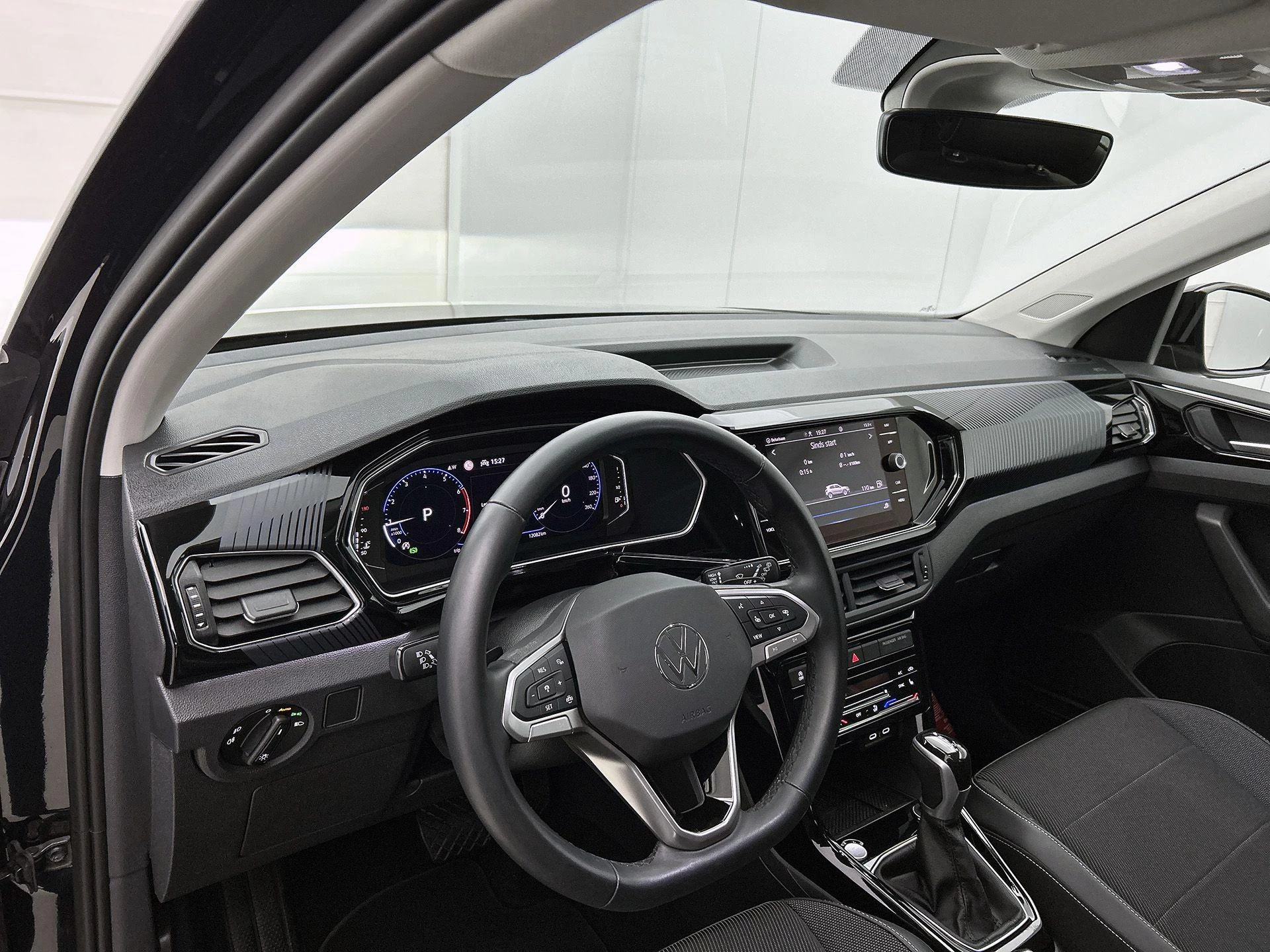 Volkswagen-T-Cross-image-19