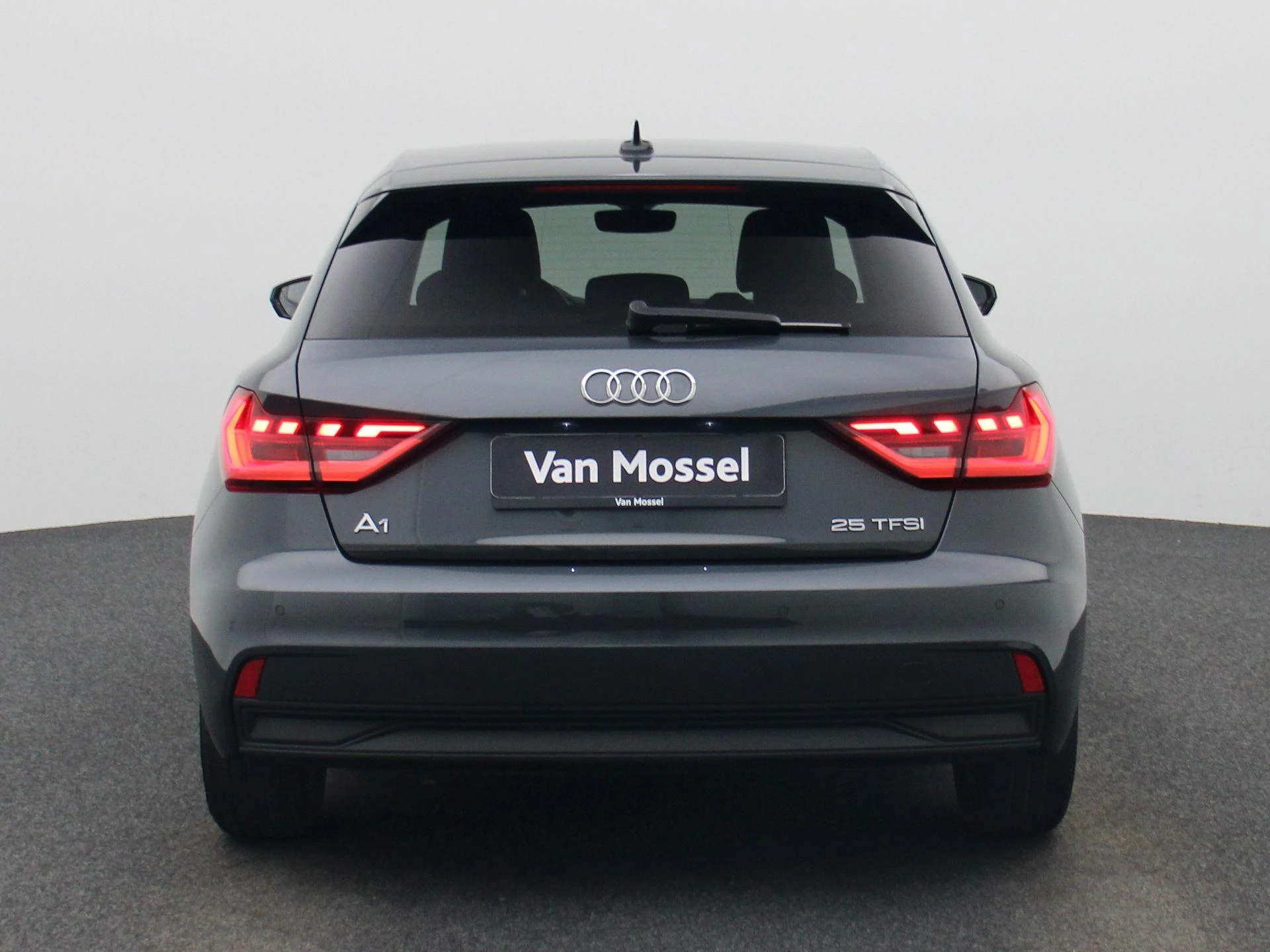 Audi-A1 Sportback-image-4