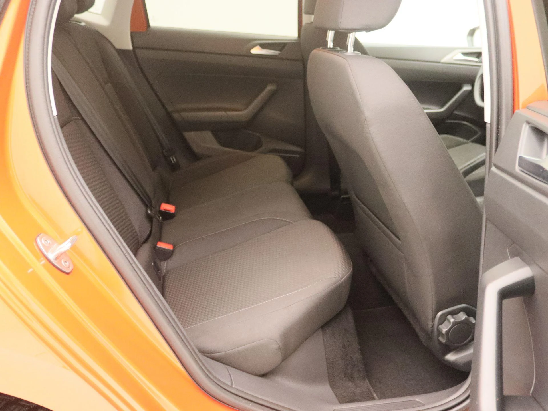 Volkswagen-Polo-image-25