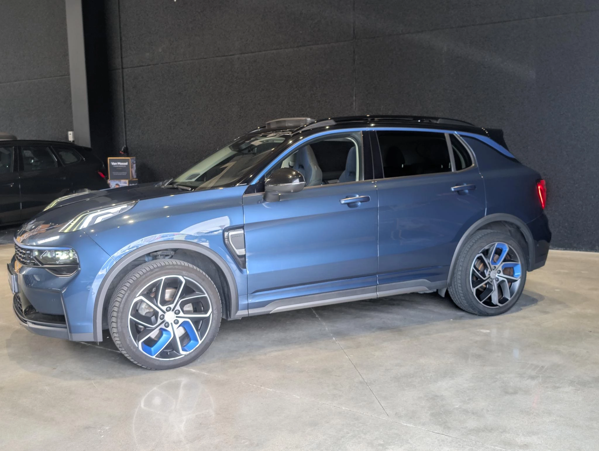 Lynk & Co-01-image-7
