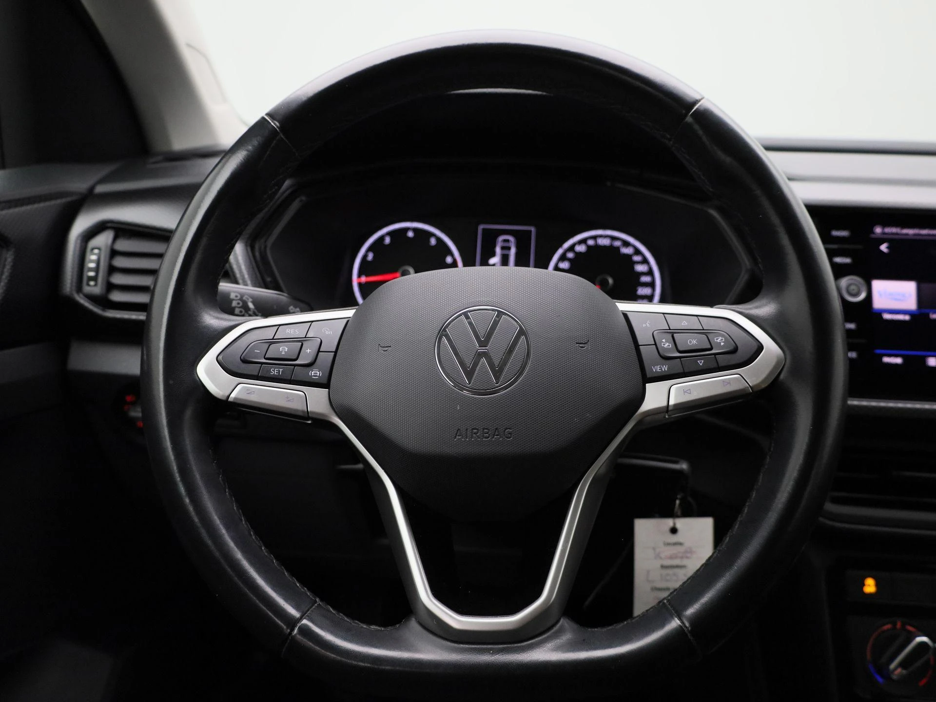 Volkswagen-T-Cross-image-6