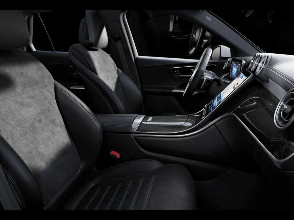 Mercedes-Benz-GLC 300 d-image-9