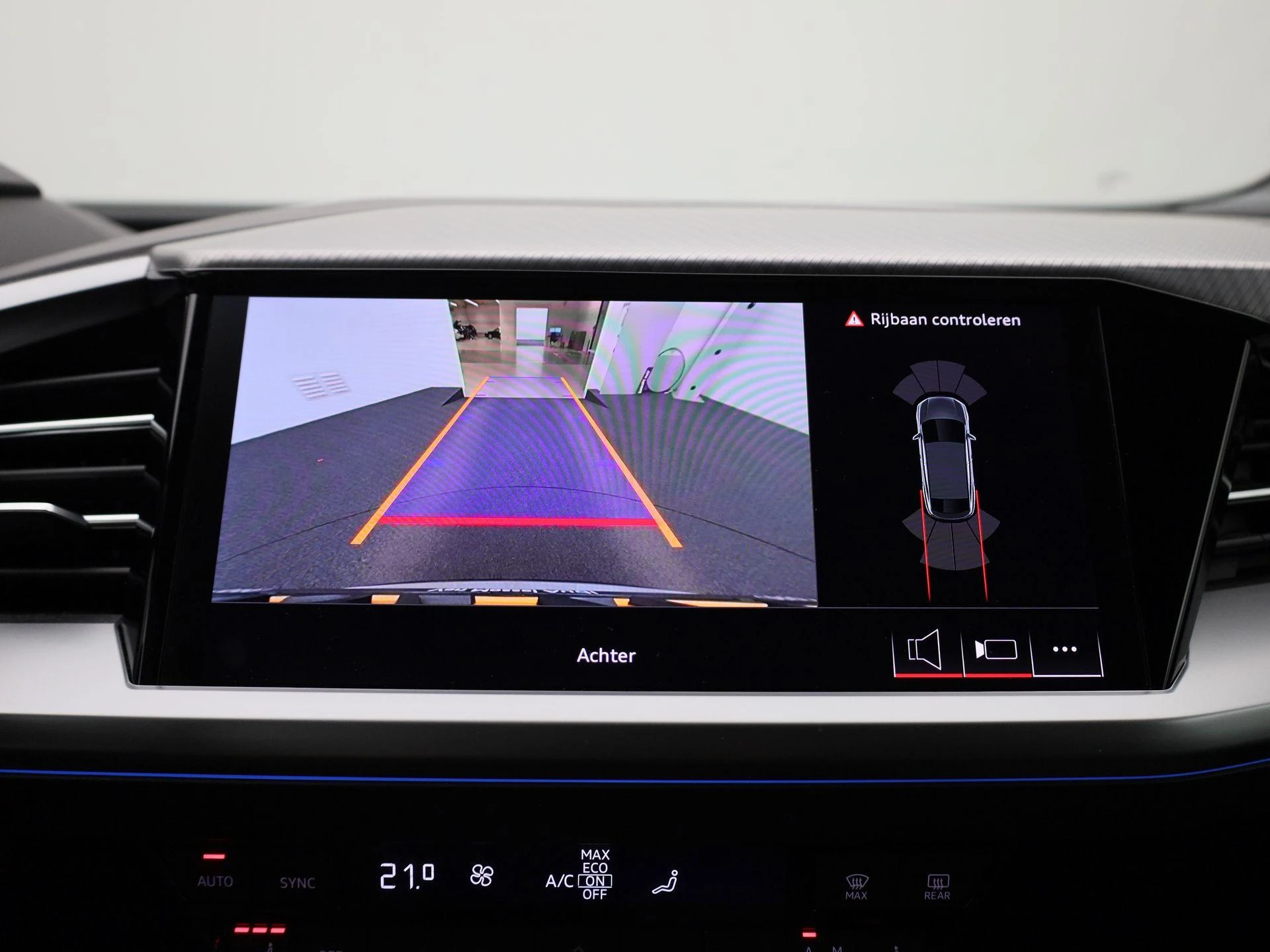 Audi-Q4 Sportback e-tron-image-31