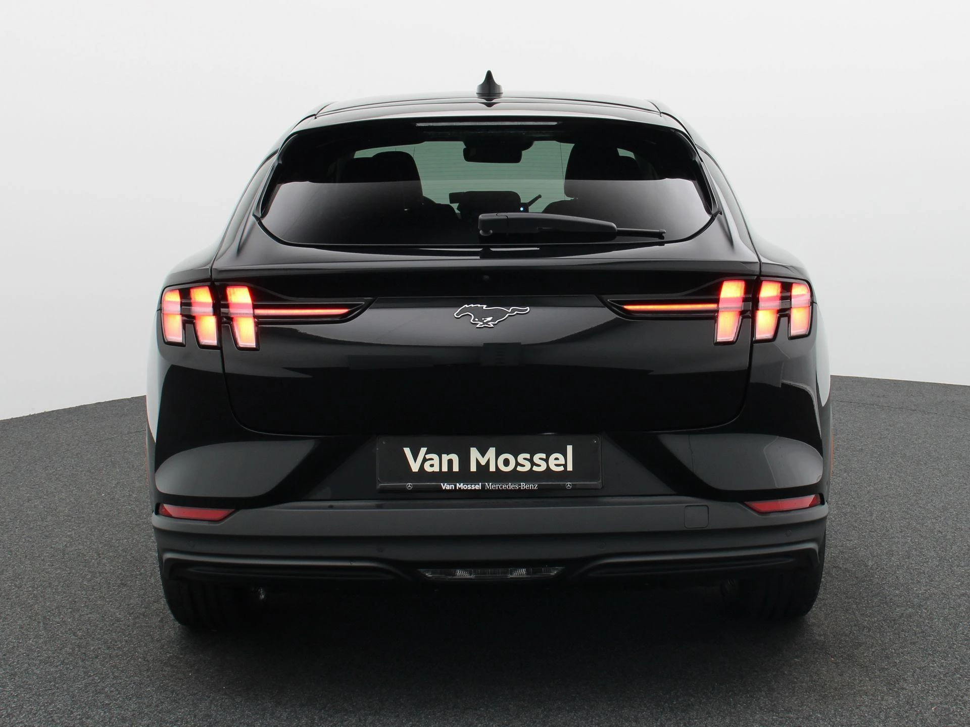 Ford Mustang Mach-E 76kWh RWD