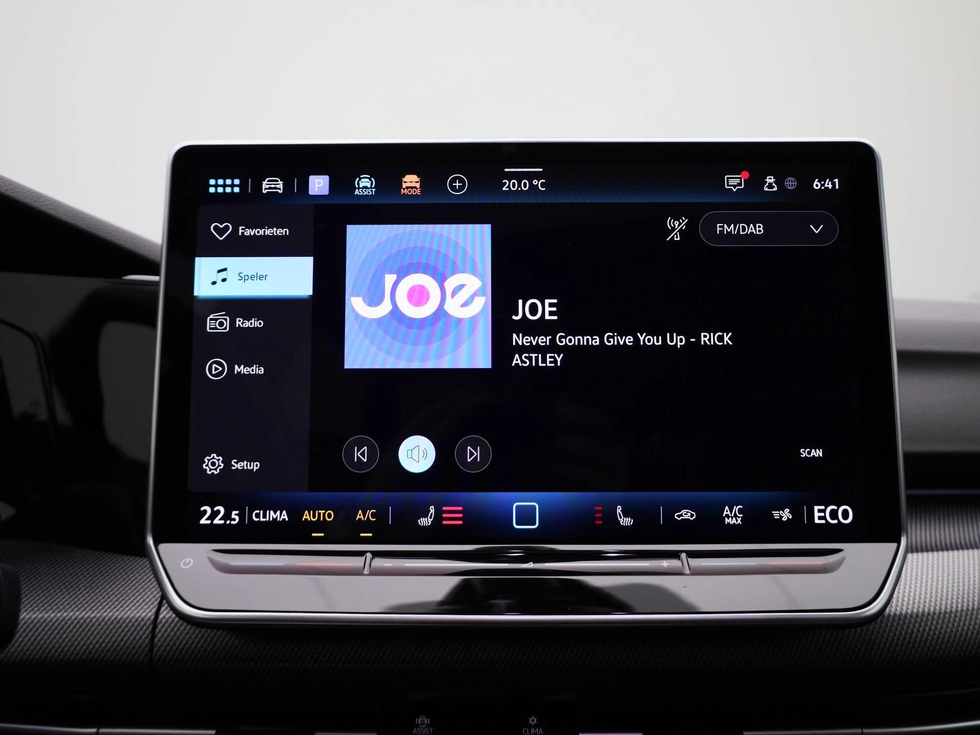 Volkswagen-Golf-image-20