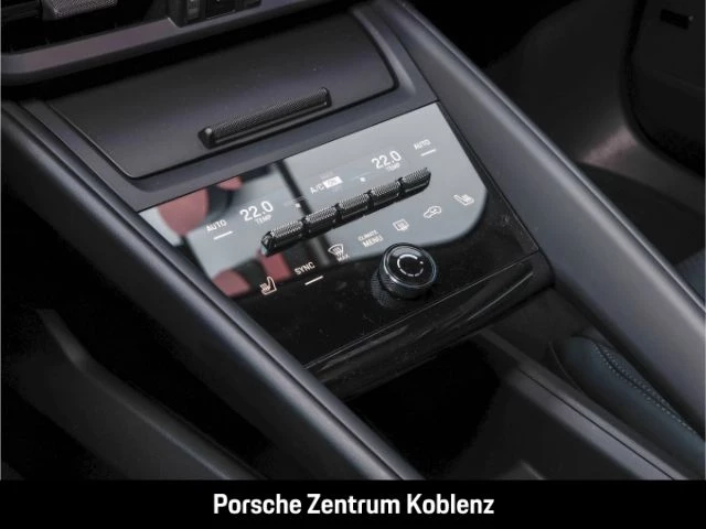 Porsche Macan -