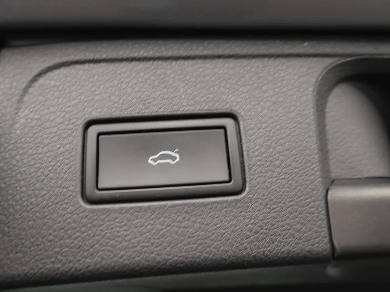 Volkswagen-Passat-image-7