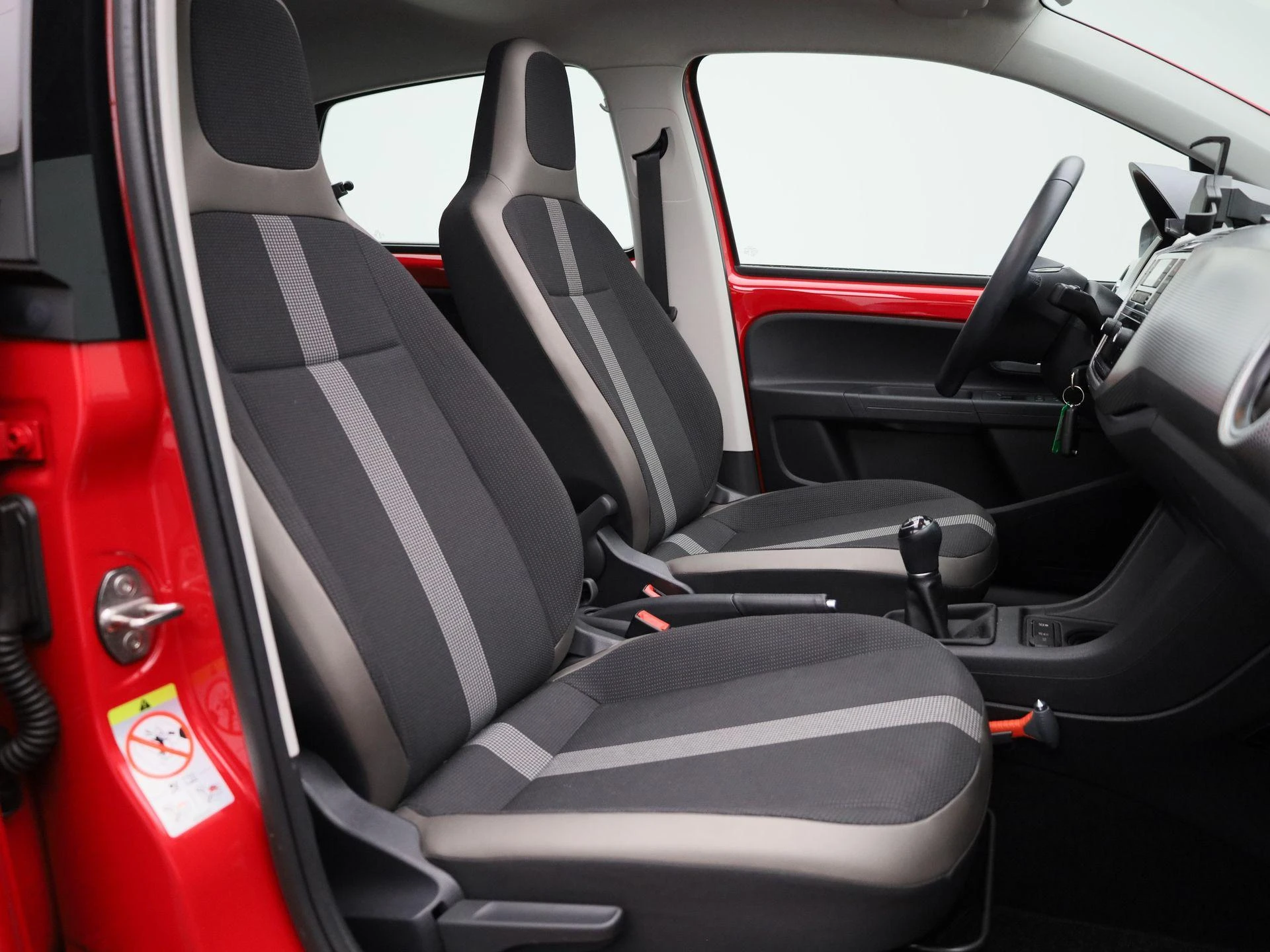 Volkswagen-up!-image-29