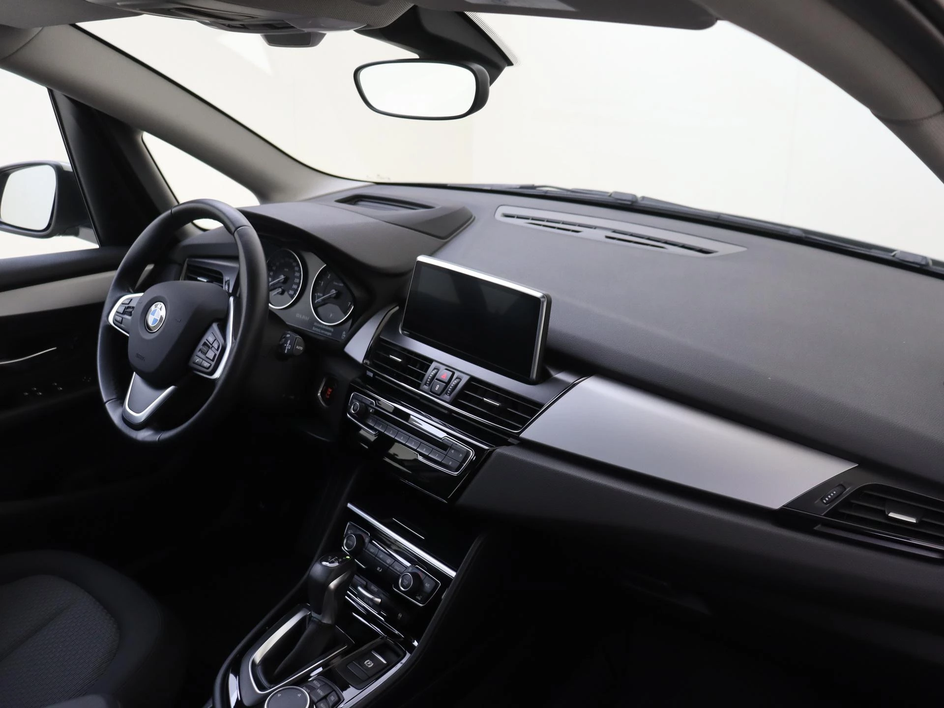 BMW-2 Serie-image-8
