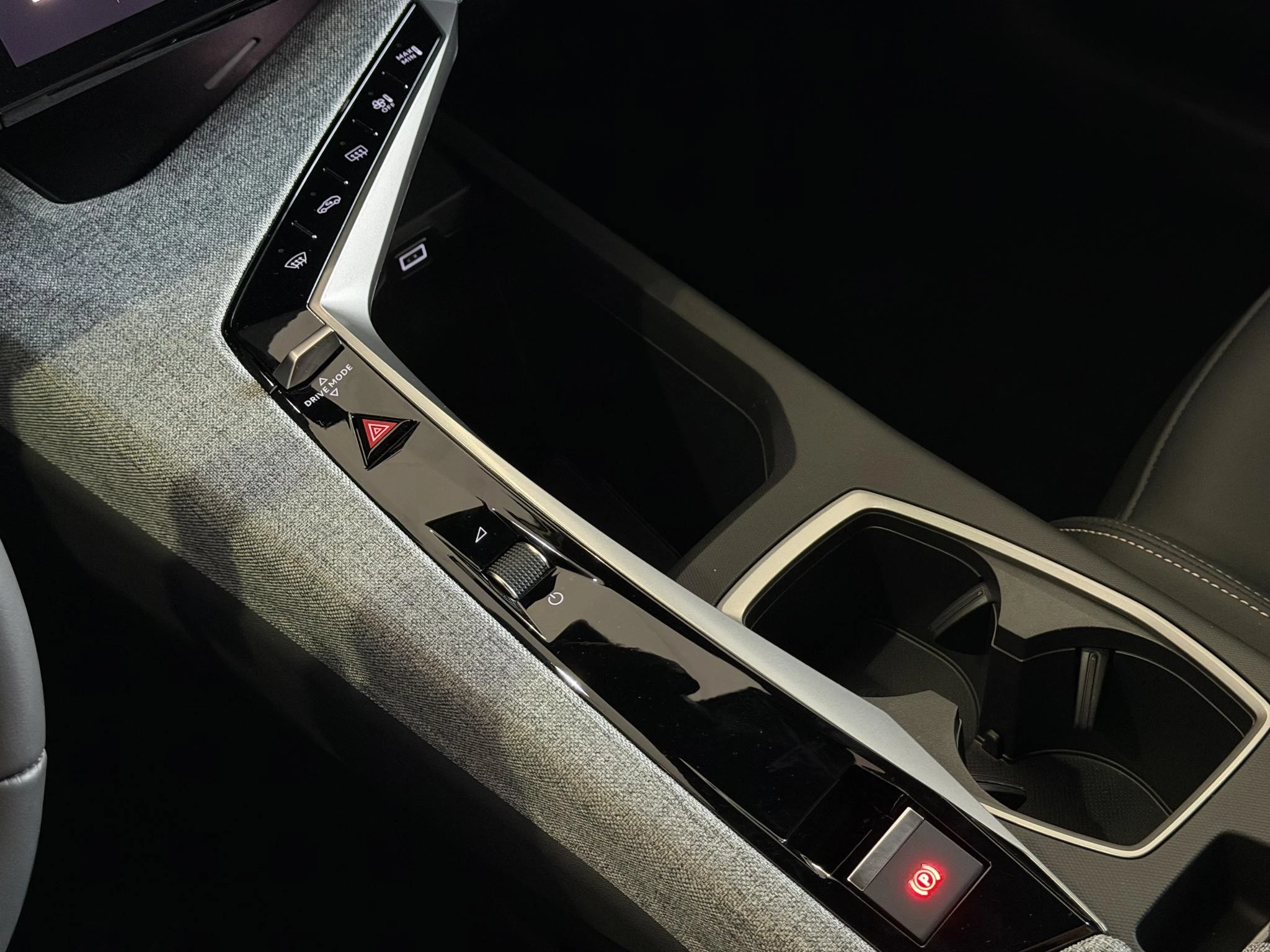 Peugeot 3008 1.6 plug-in Hybrid 195 Allure
