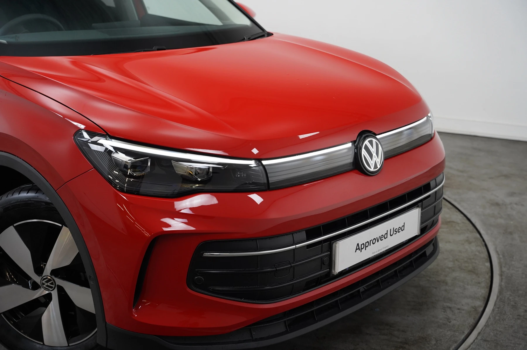 Volkswagen-Tiguan-image-35