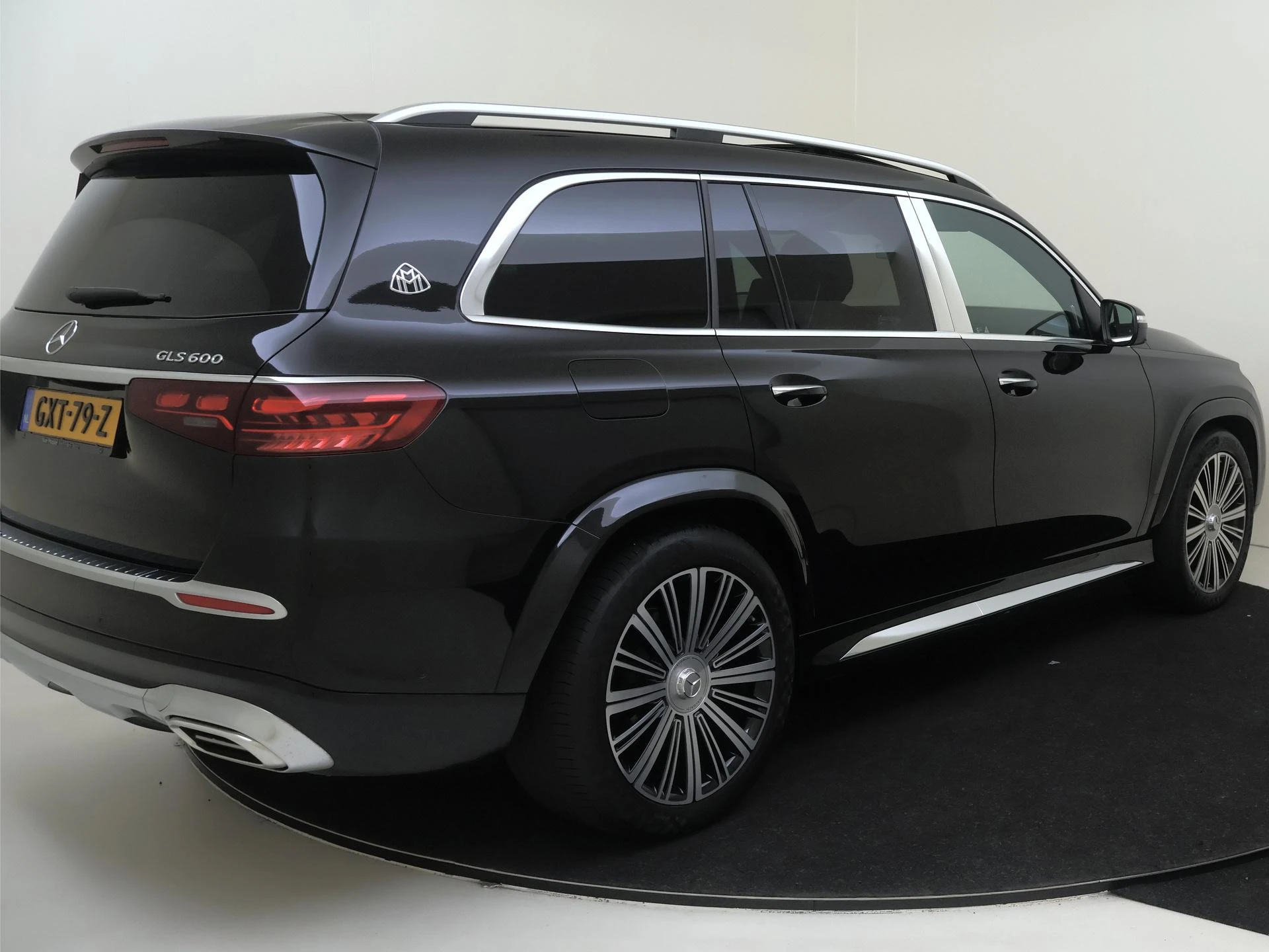 Mercedes-Benz-GLS-image-3