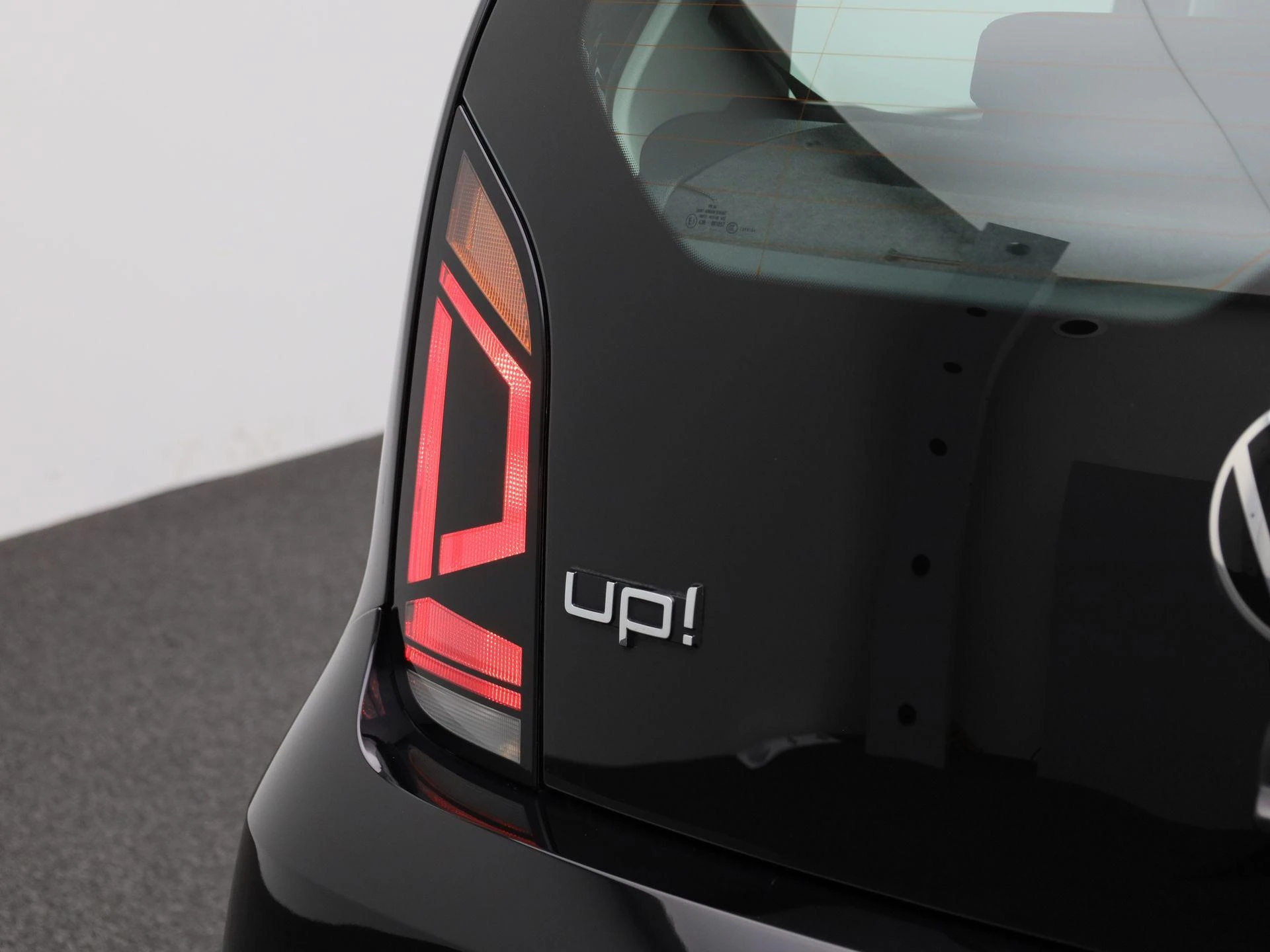 Volkswagen-up!-image-29