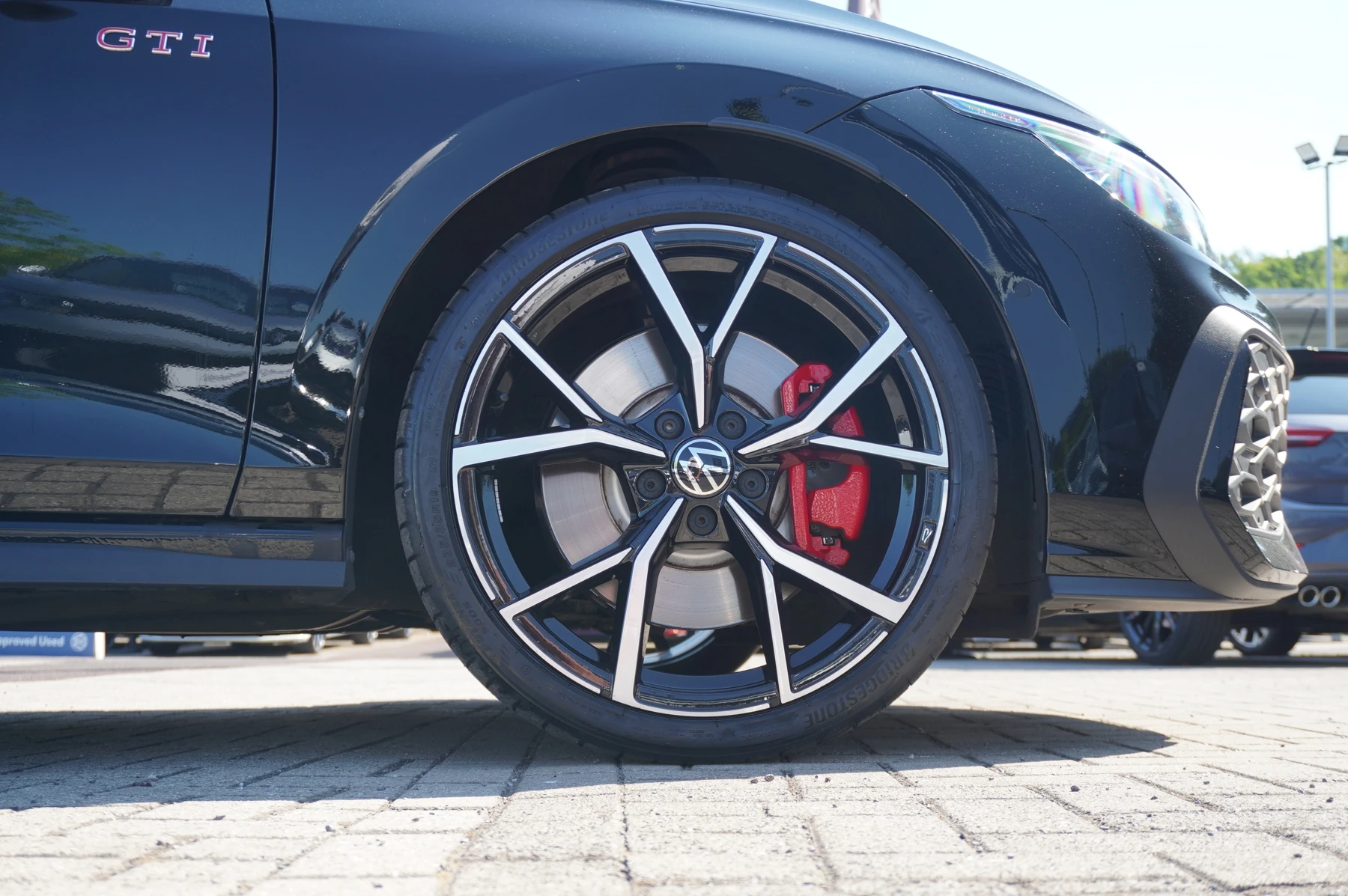 Volkswagen-Golf-image-14