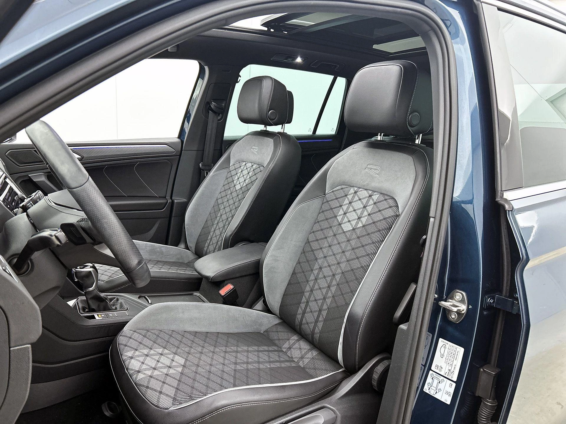 Volkswagen-Tiguan-image-30