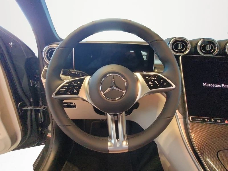 Mercedes-Benz-GLC 300 de-image-14