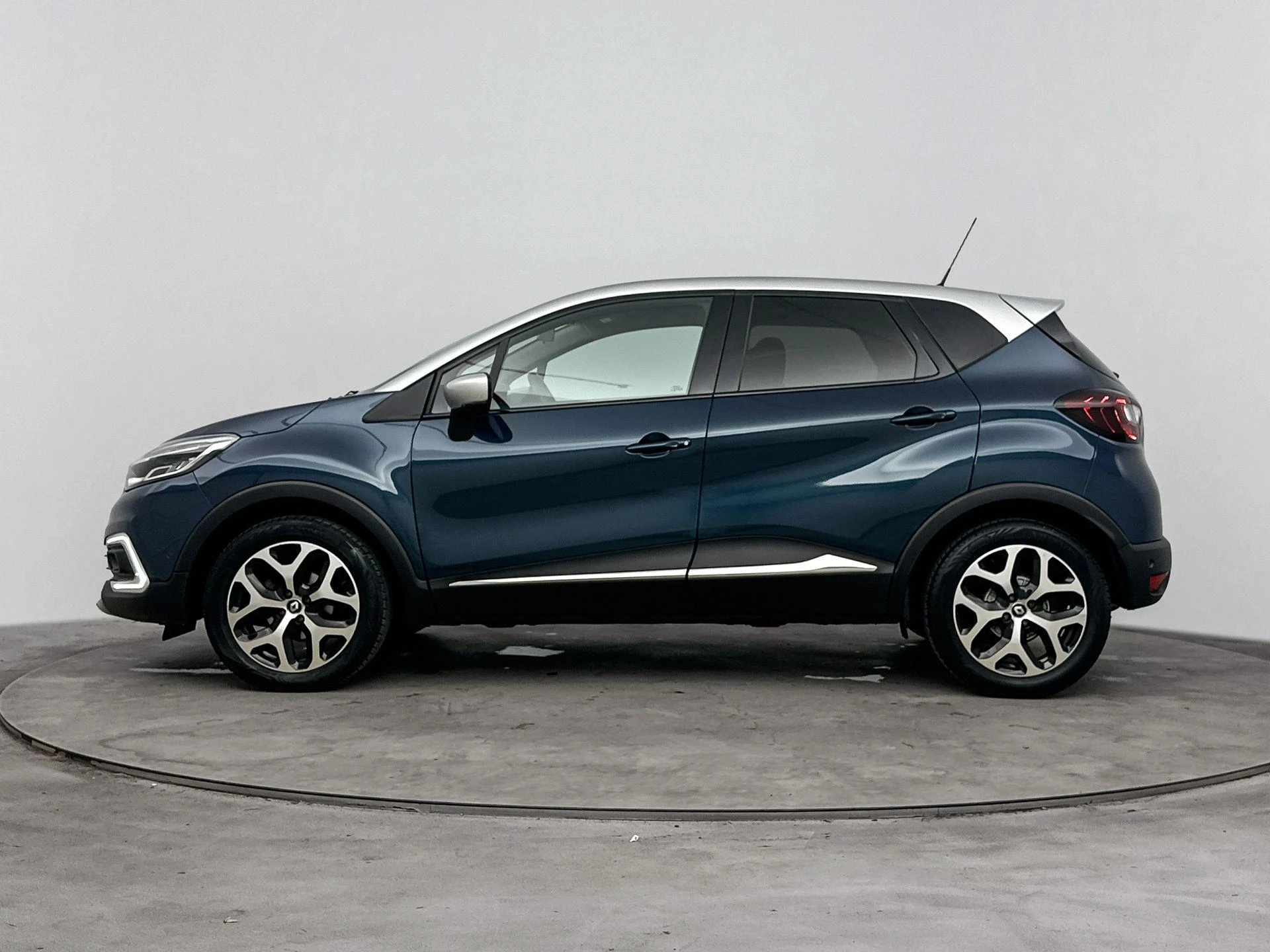 Renault-Captur-image-1