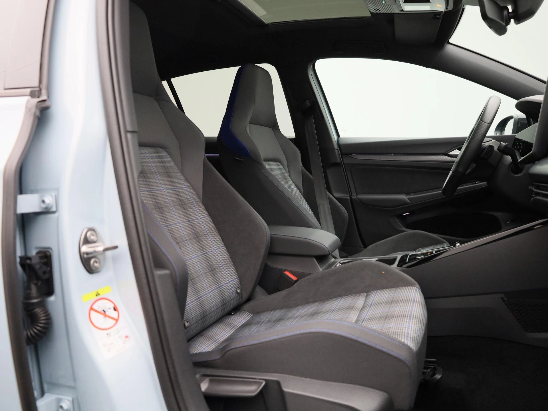 Volkswagen-Golf-image-36