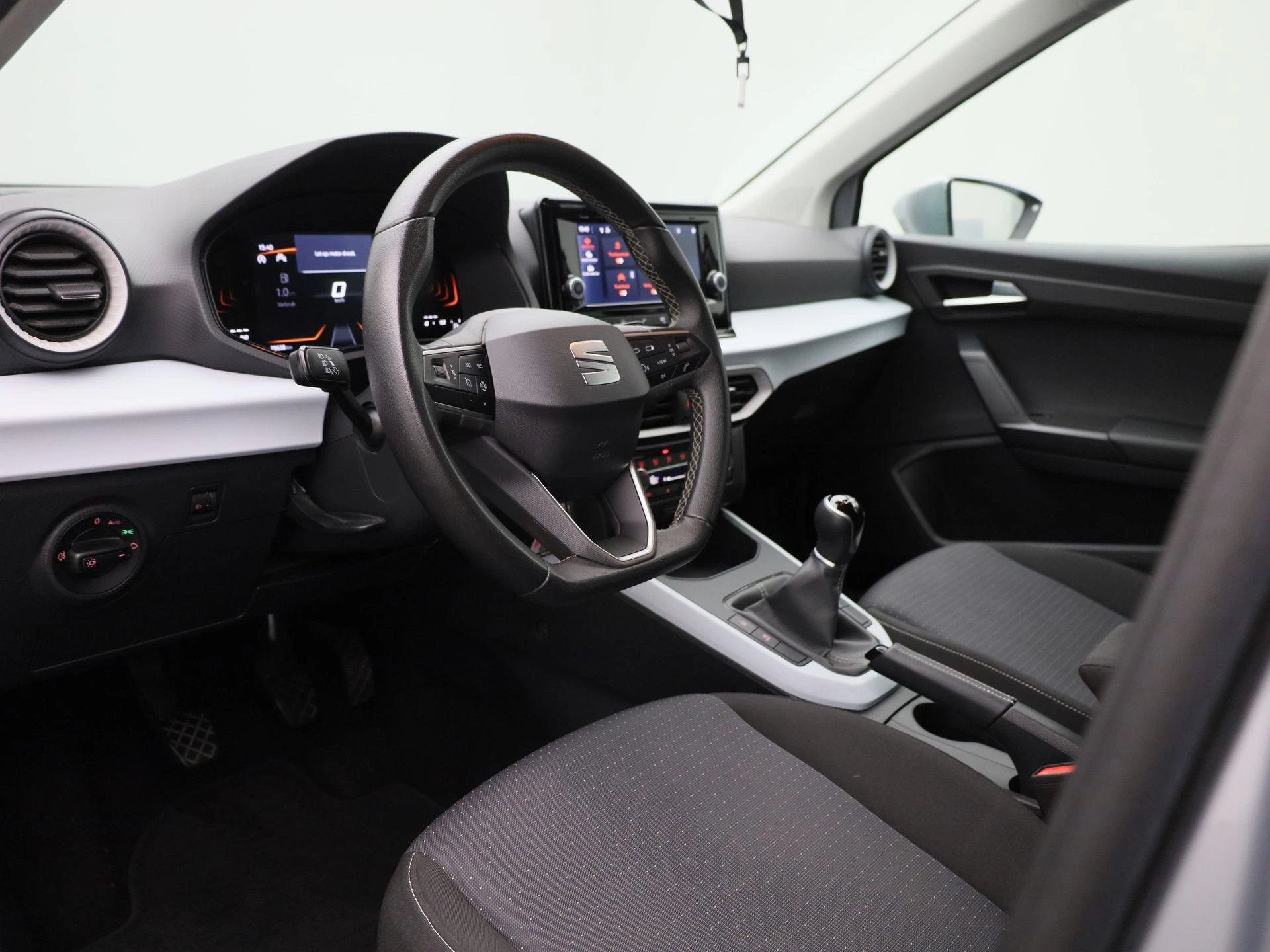 SEAT-Arona-image-30