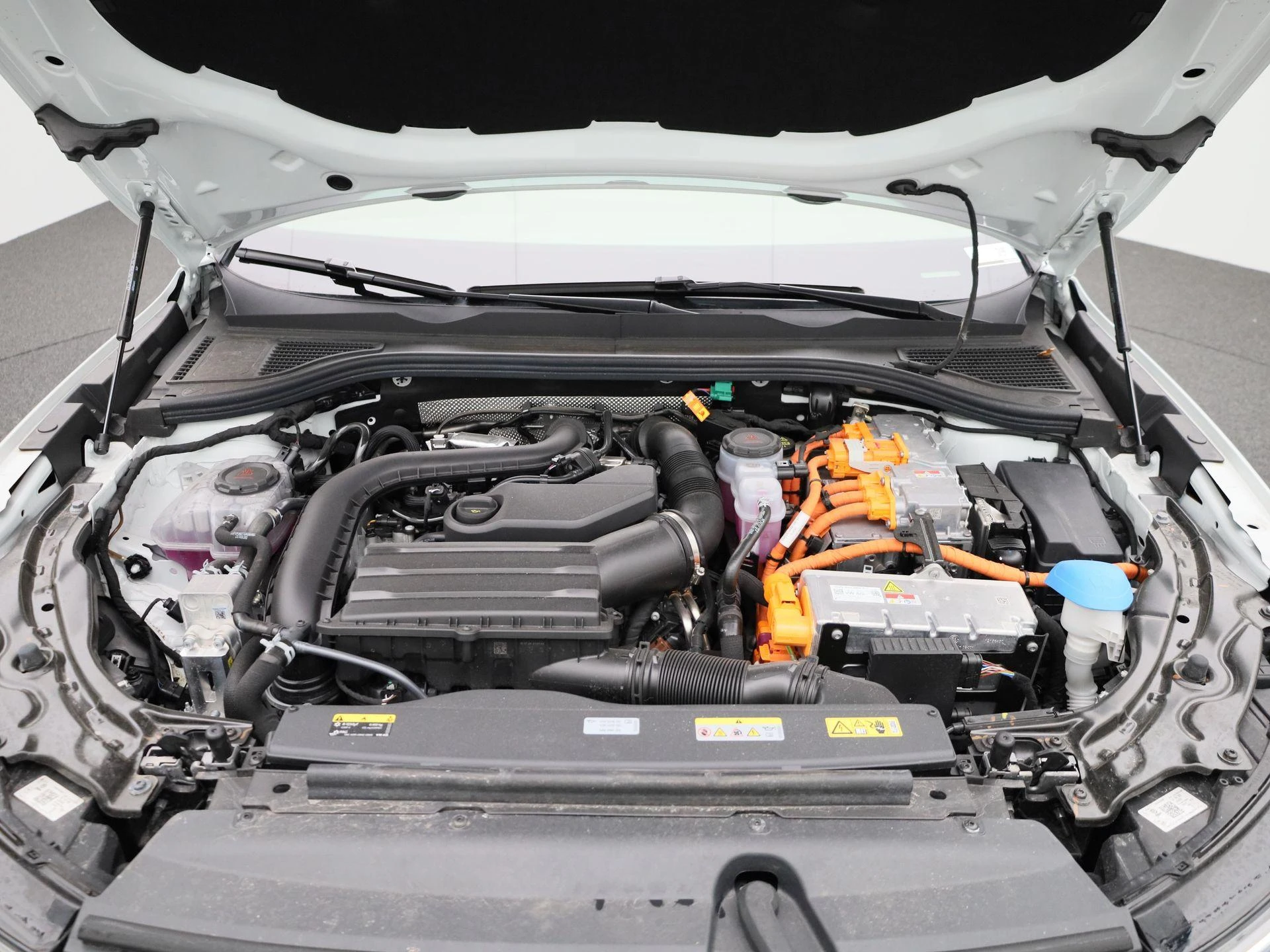Volkswagen Passat - 48