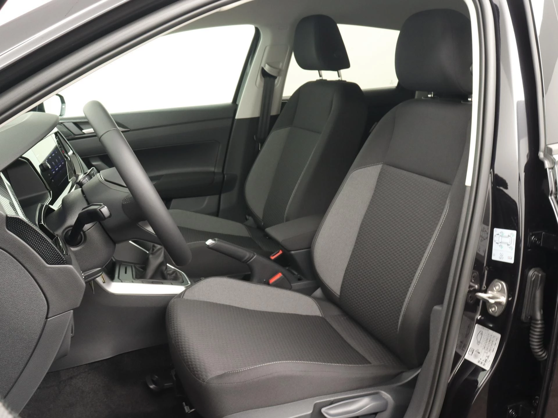 Volkswagen-Polo-image-6