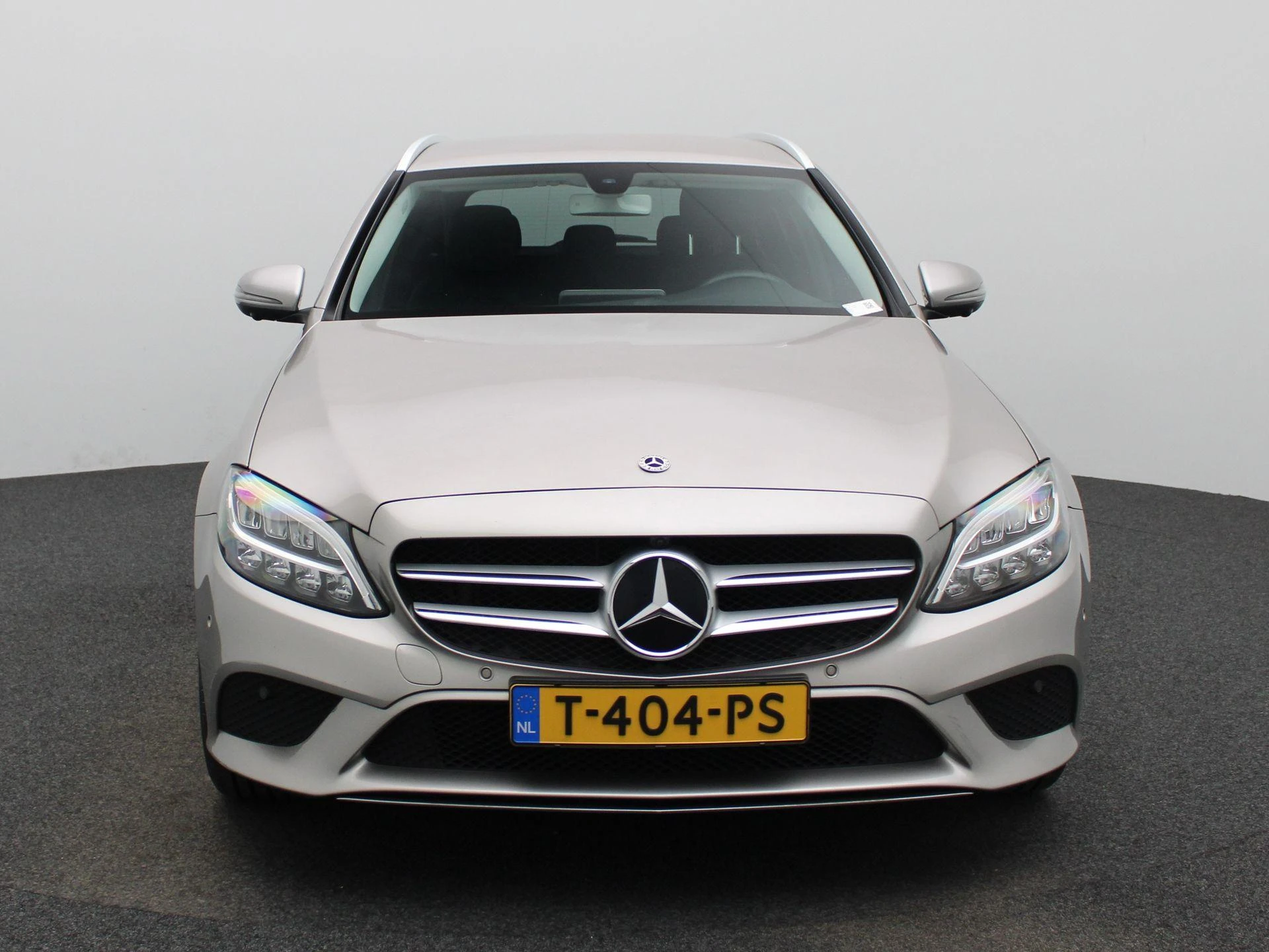 Mercedes-Benz-C-Klasse-image-2