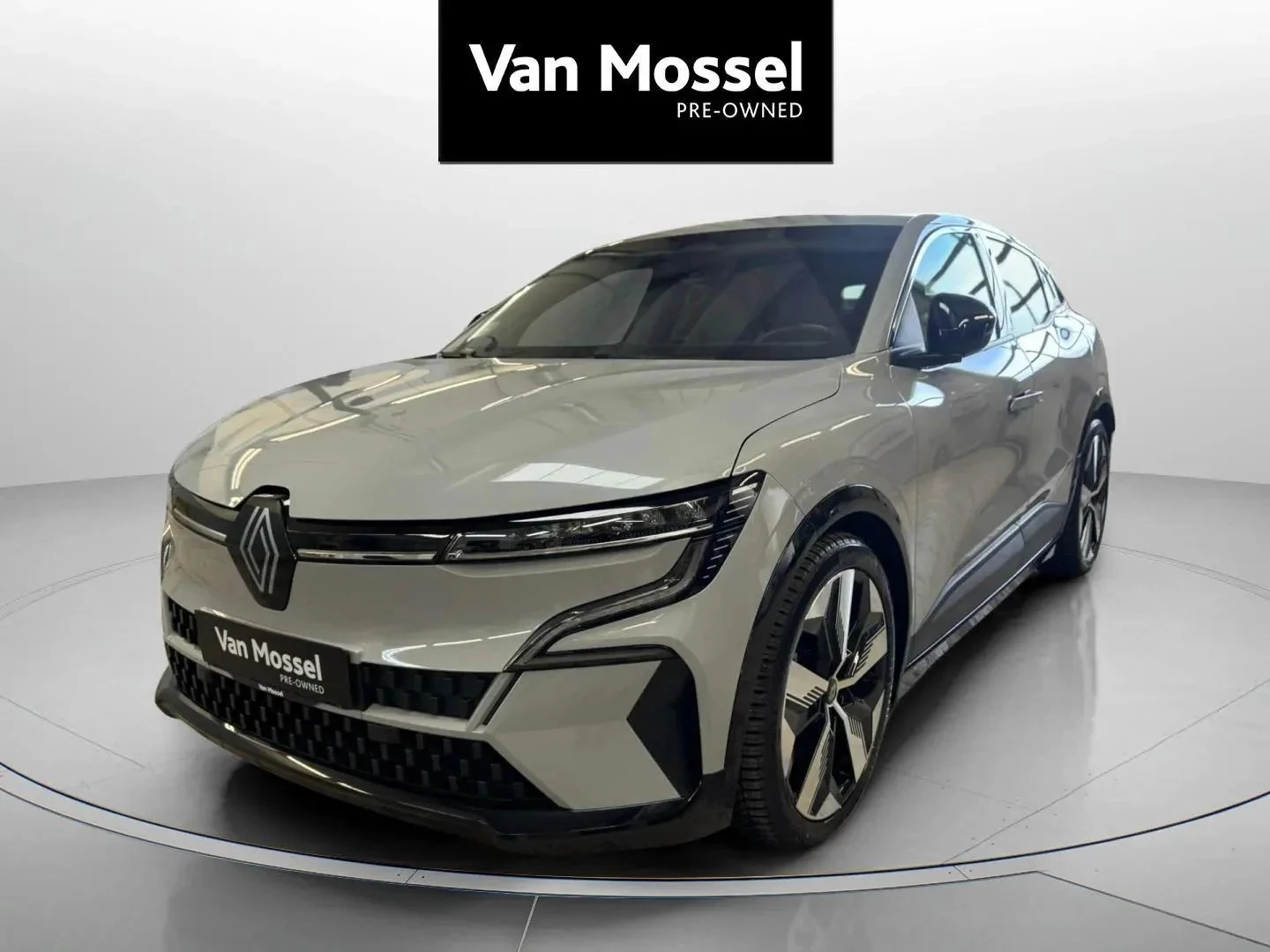 Renault-Megane E-Tech-image-0